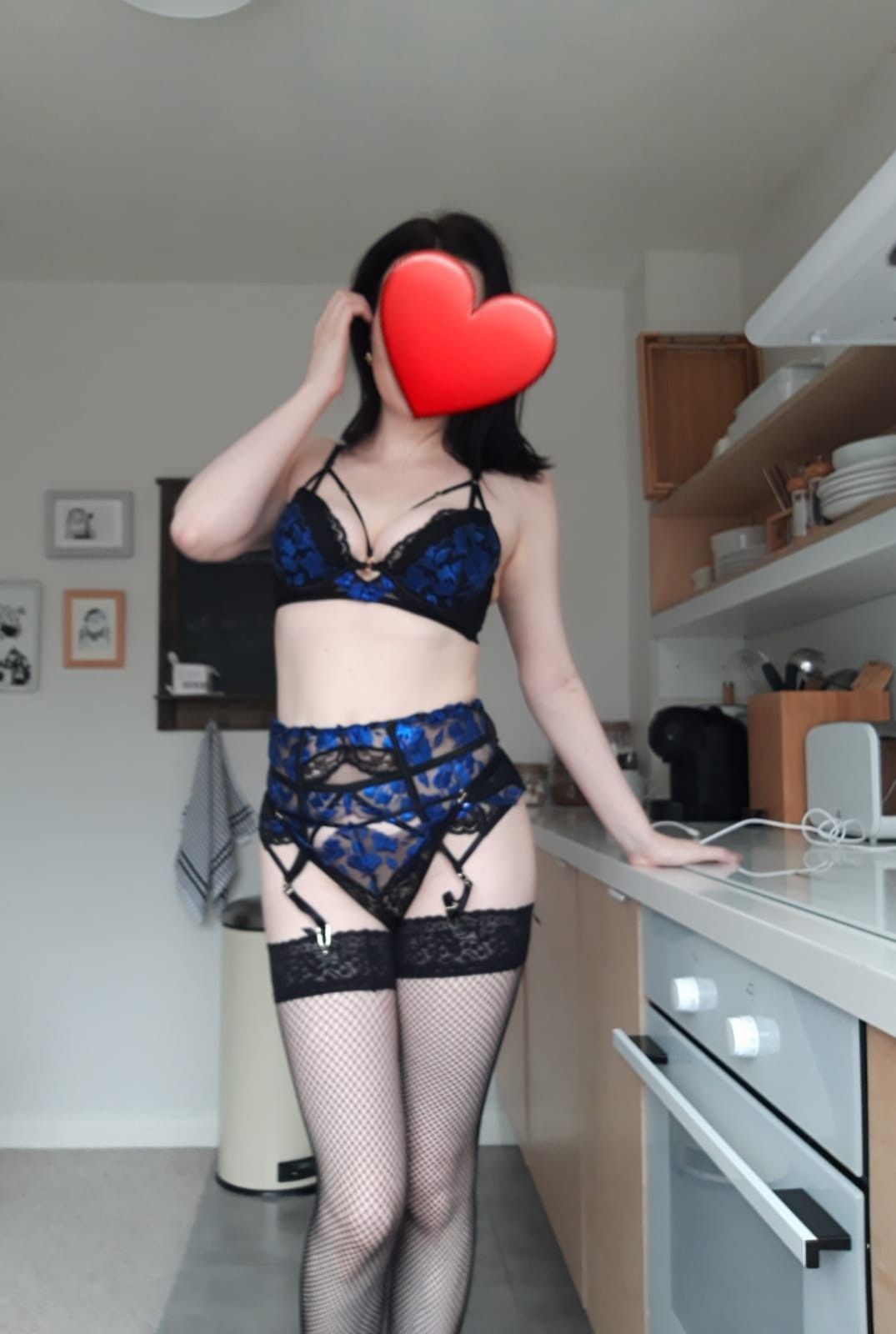 https://cdn.adultwork.com/gallery/G12/8675938.jpg