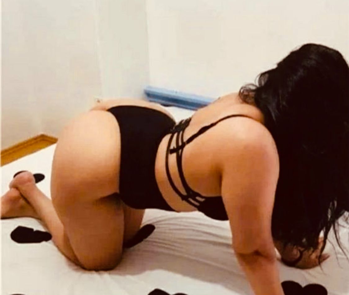 https://cdn.adultwork.com/gallery/G12/8678256.jpg