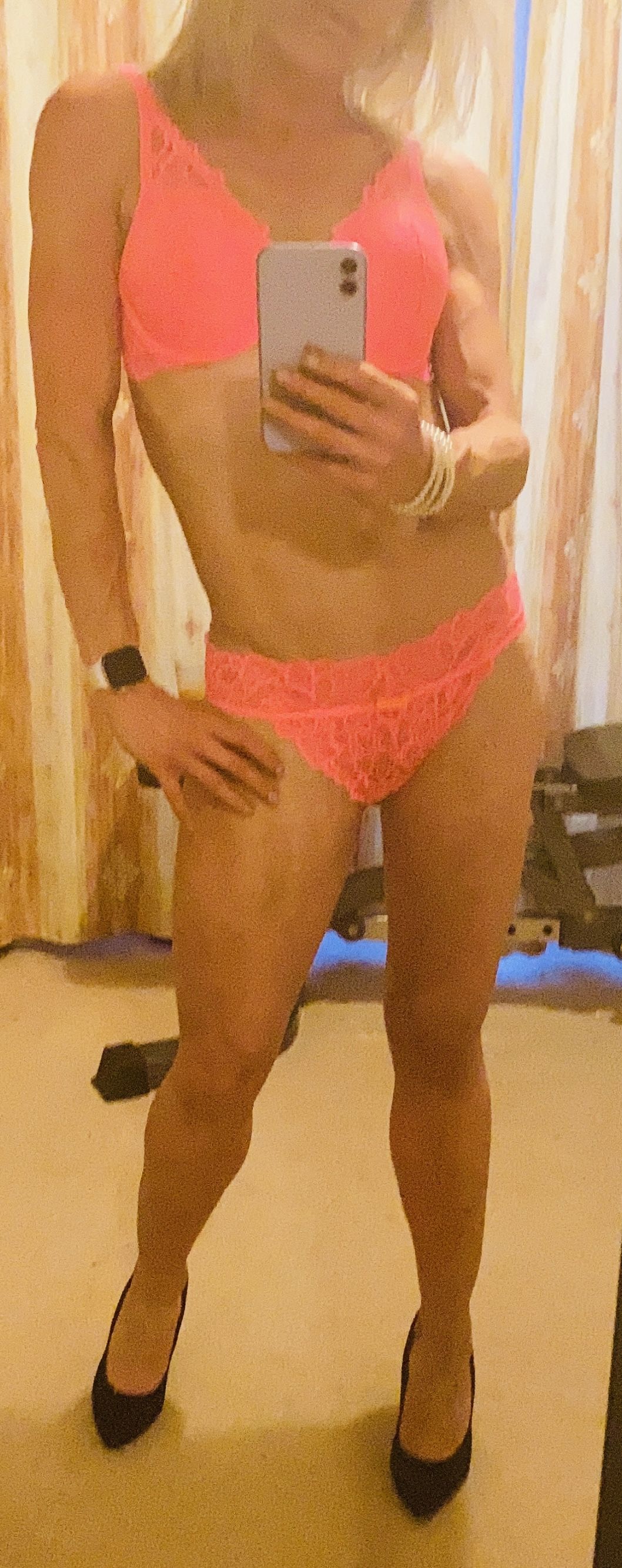 https://cdn.adultwork.com/gallery/G12/8678413.jpg