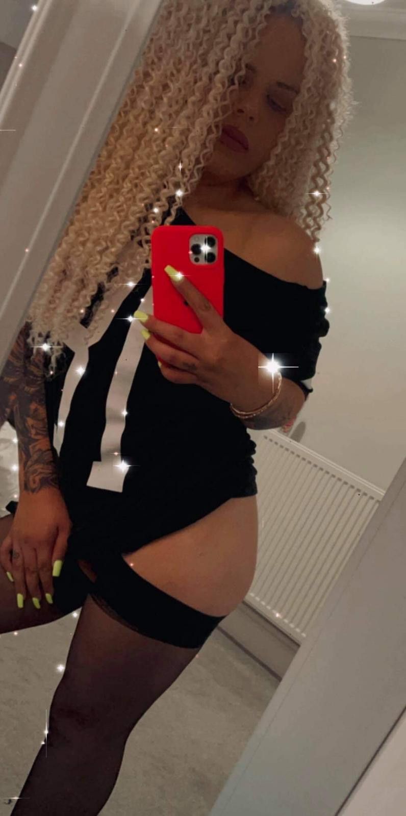 https://cdn.adultwork.com/gallery/G12/8678466.jpg