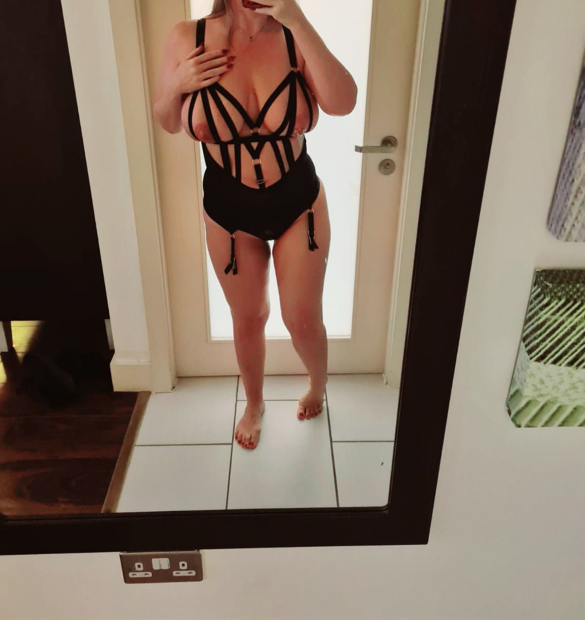 https://cdn.adultwork.com/gallery/G12/8678471.jpg