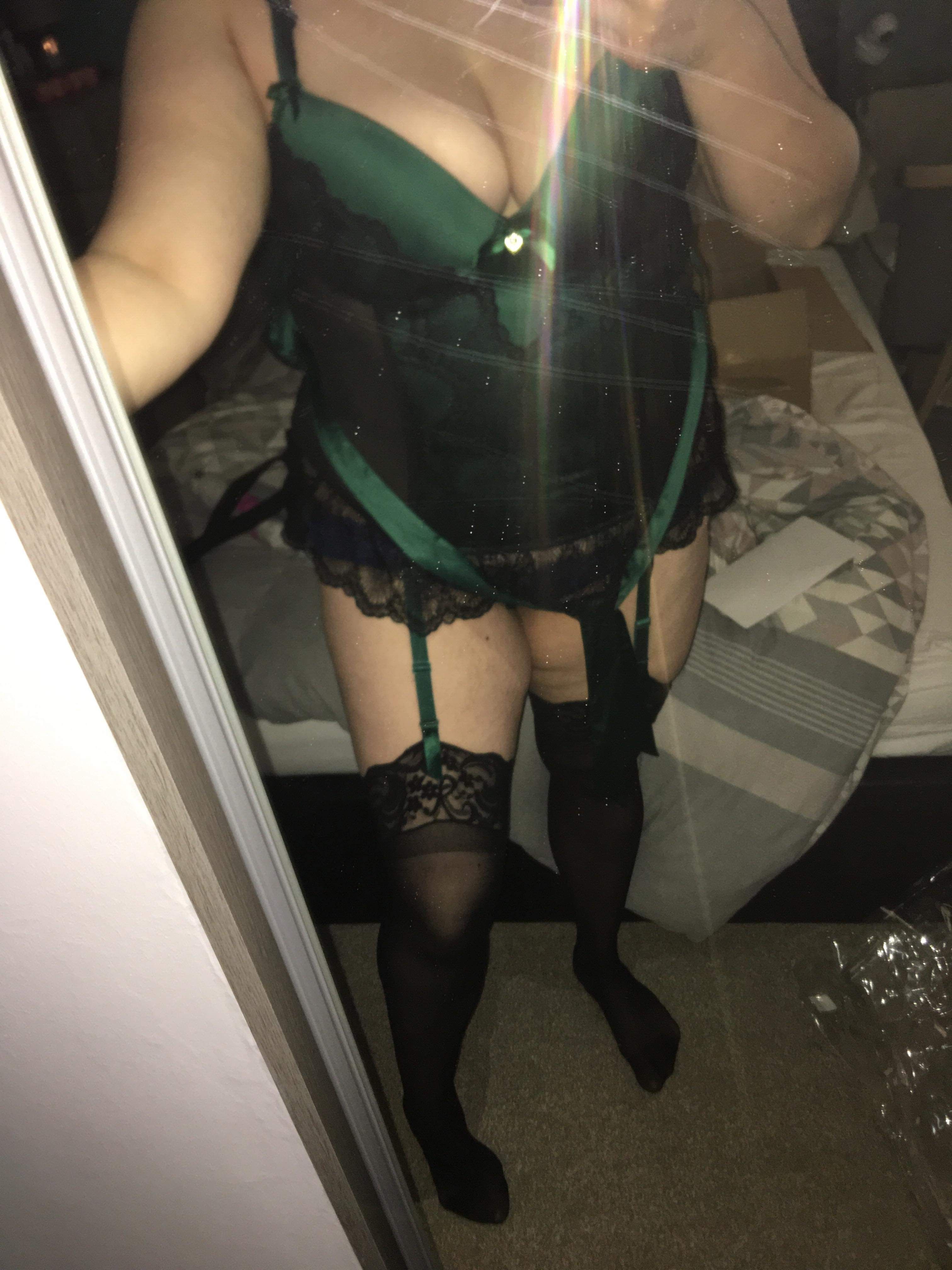 https://cdn.adultwork.com/gallery/G12/8680882.jpg