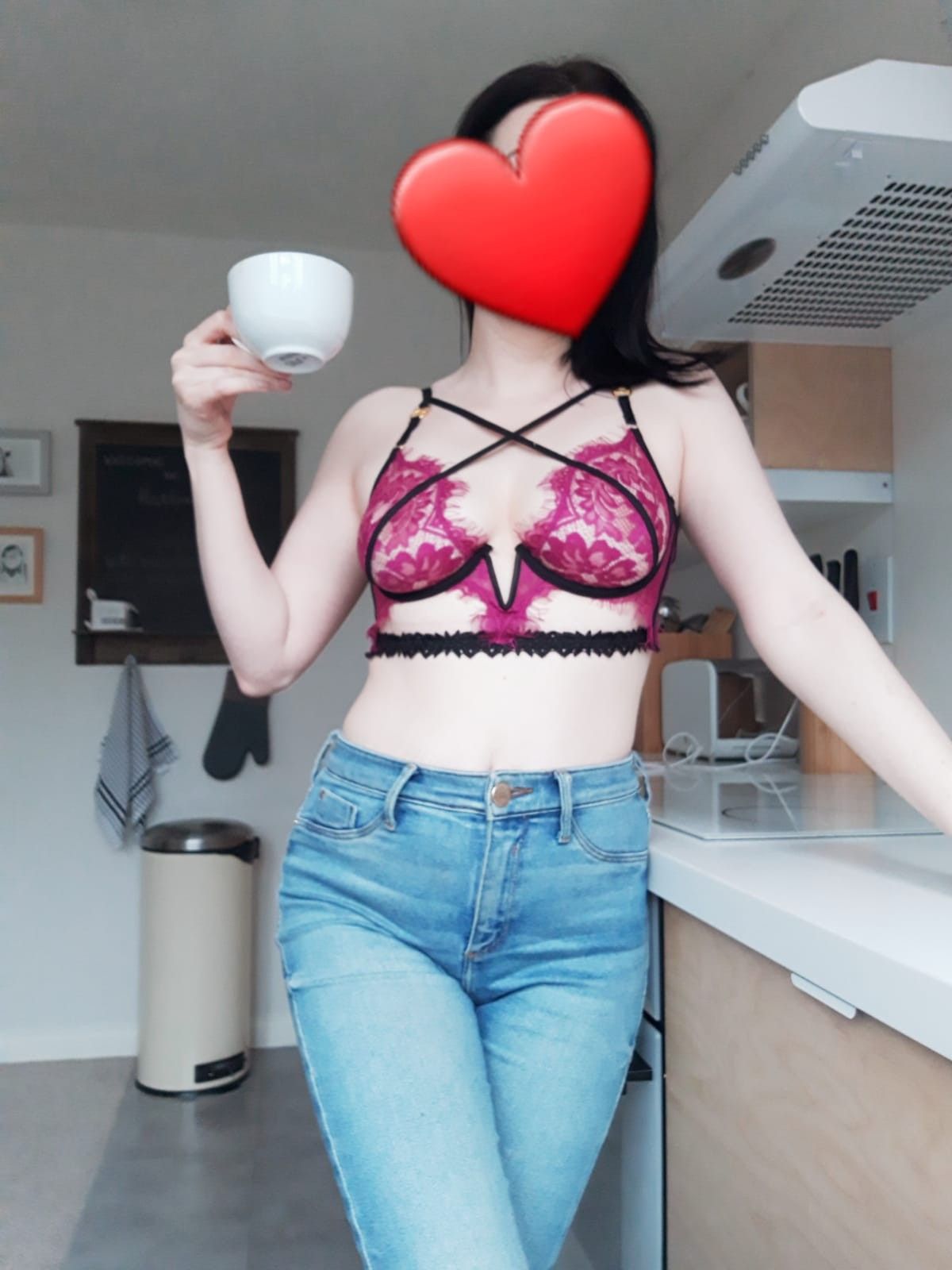 https://cdn.adultwork.com/gallery/G12/8680993.jpg