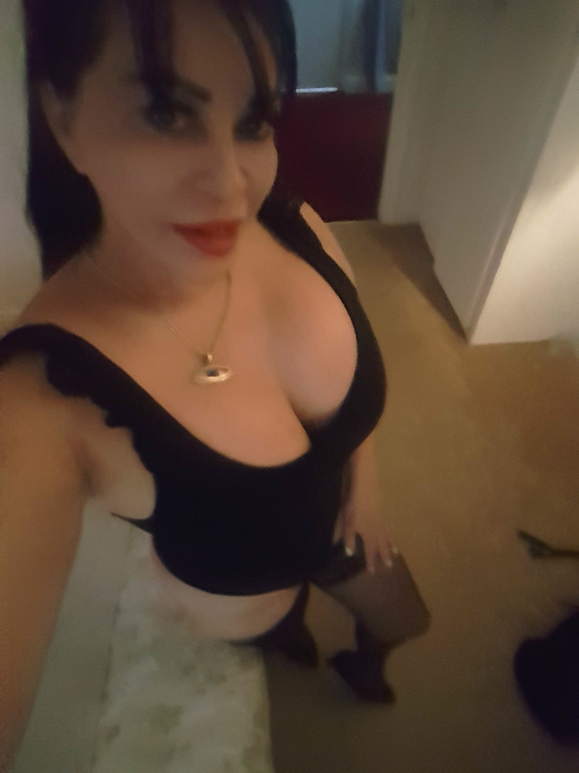 https://cdn.adultwork.com/gallery/G12/8681323.jpg