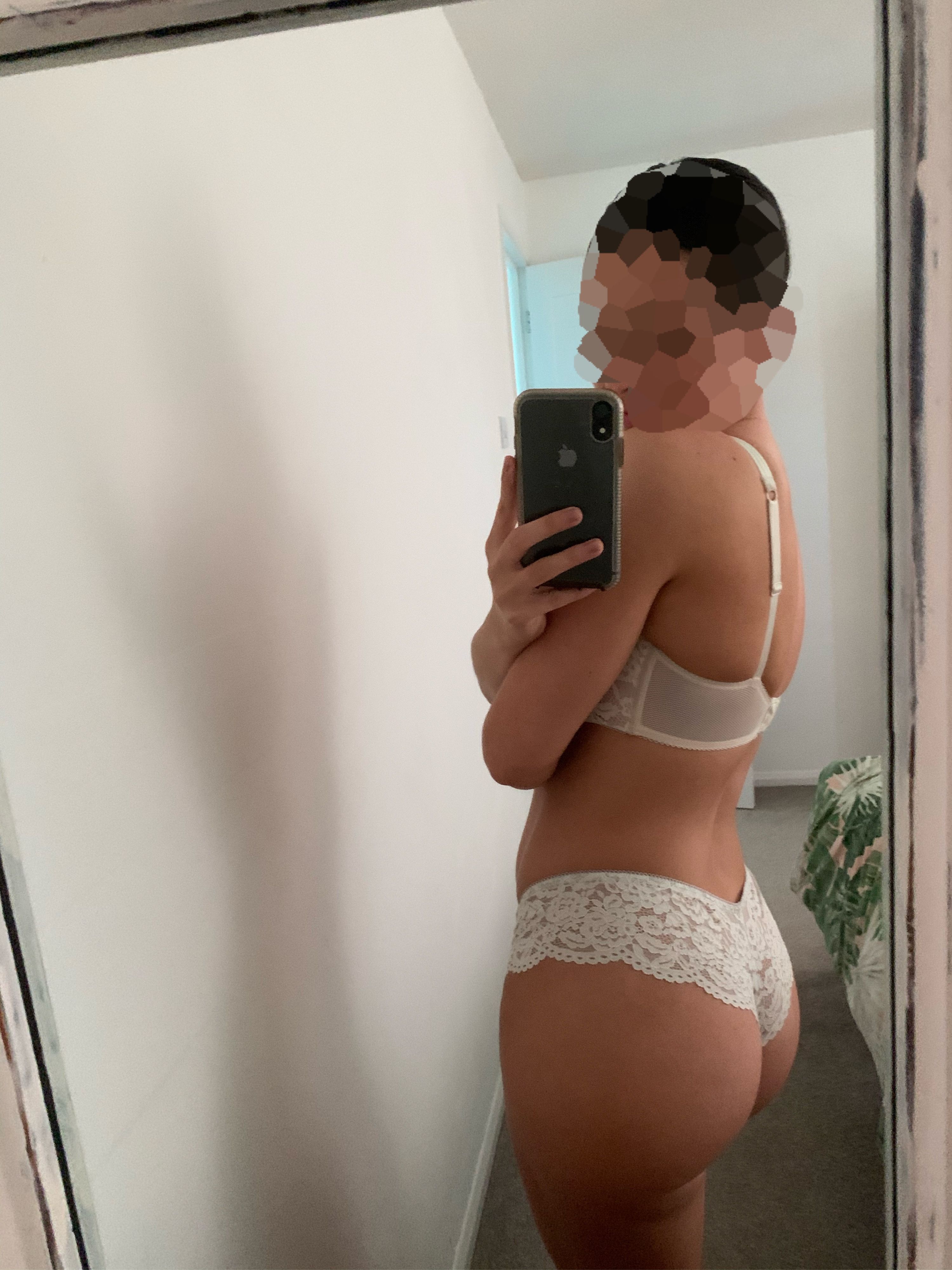 https://cdn.adultwork.com/gallery/G12/8681390.jpg