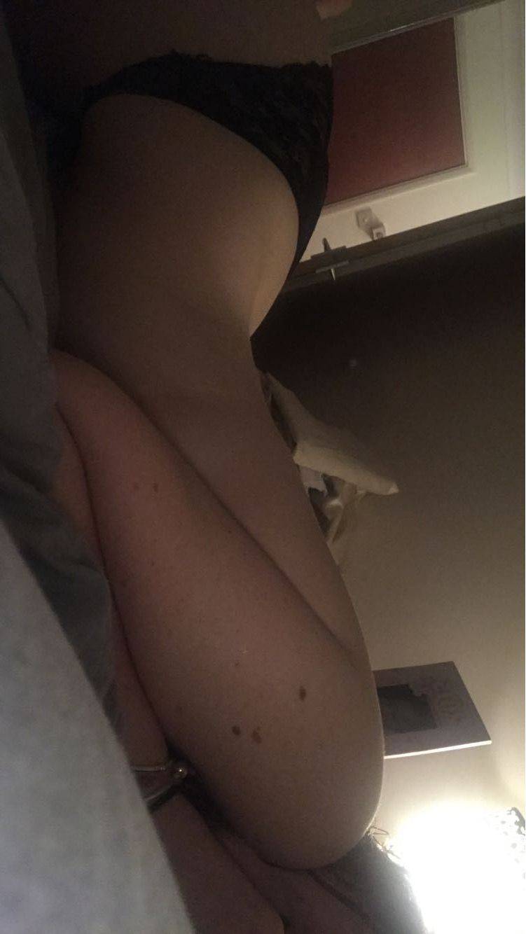 https://cdn.adultwork.com/gallery/G12/8682096.jpg