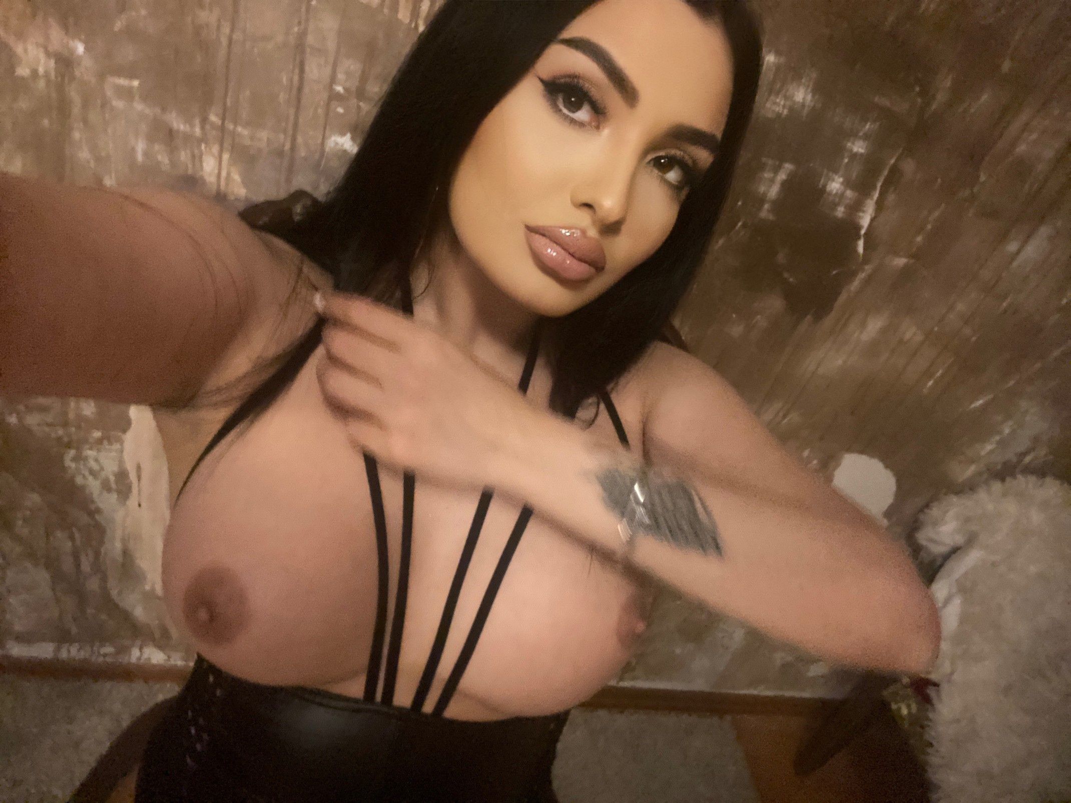 https://cdn.adultwork.com/gallery/G12/8682456.jpg