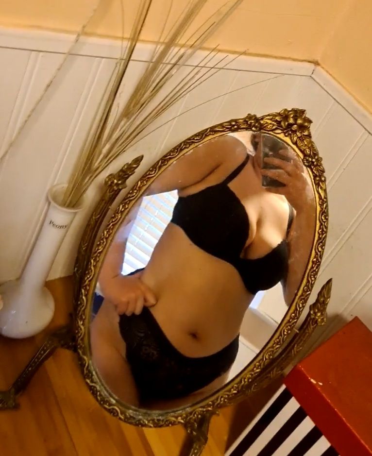 https://cdn.adultwork.com/gallery/G12/8683044.jpg