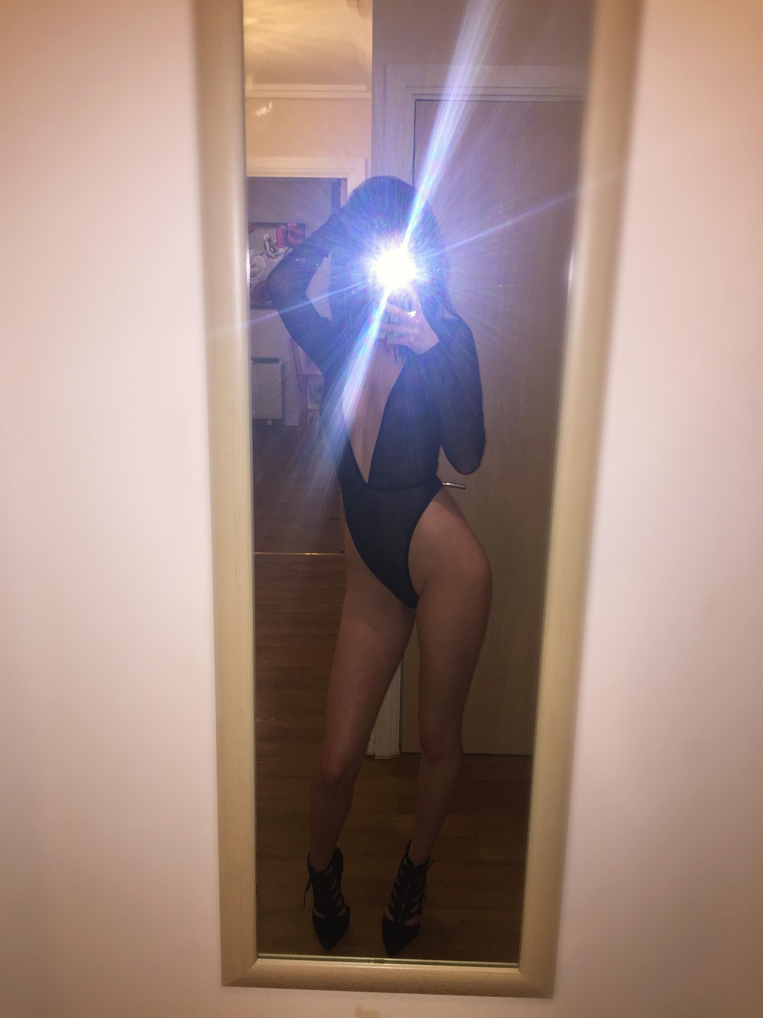 https://cdn.adultwork.com/gallery/G12/8683087.jpg