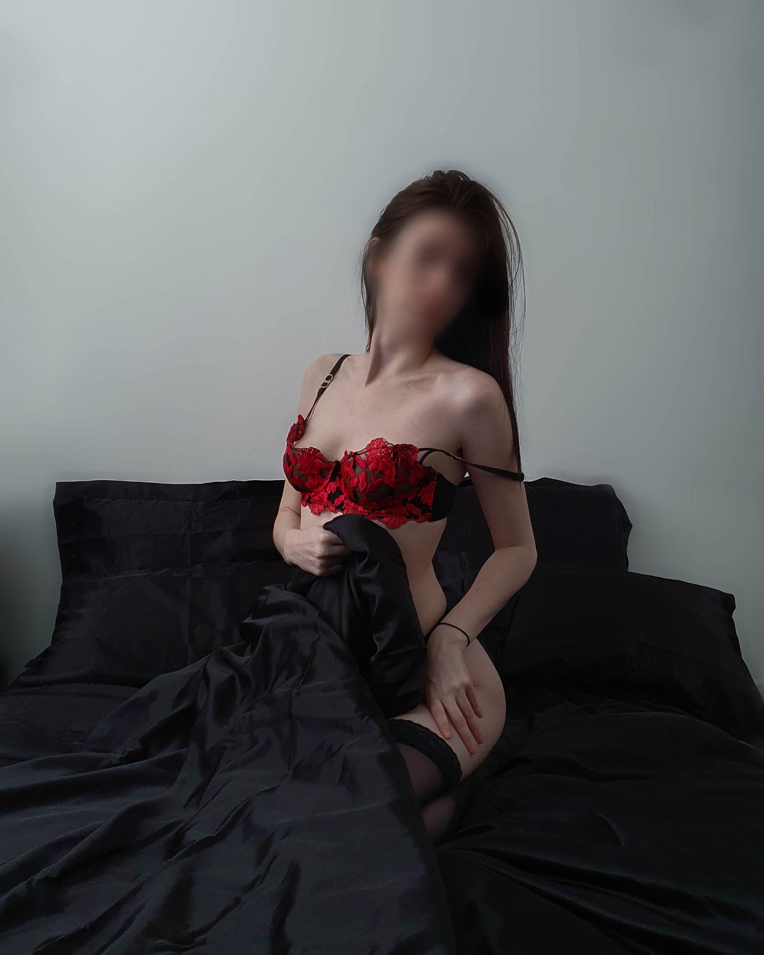 https://cdn.adultwork.com/gallery/G12/8683096.jpg