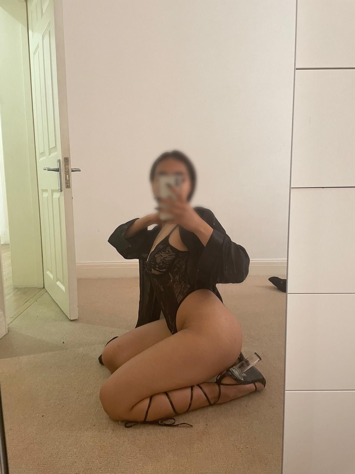 https://cdn.adultwork.com/gallery/G12/8683686.jpg