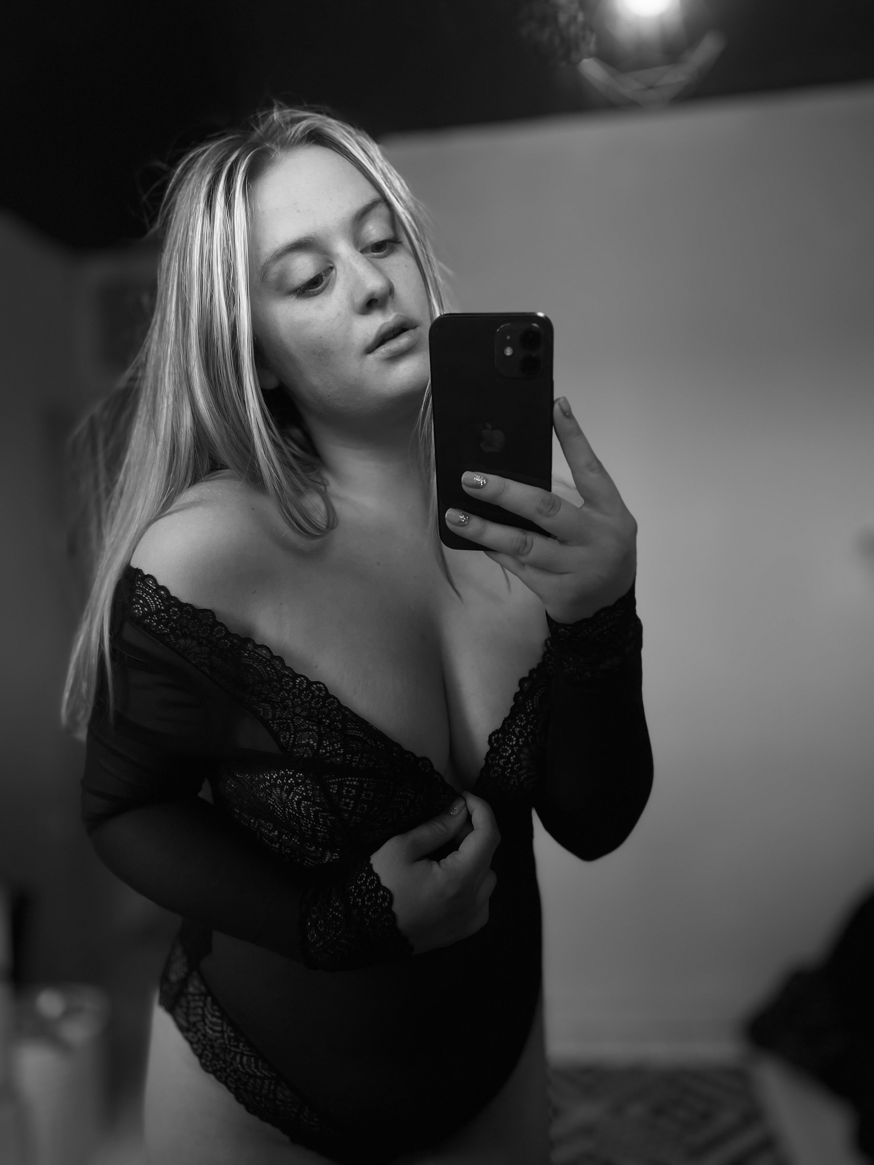 https://cdn.adultwork.com/gallery/G12/8683955.jpg