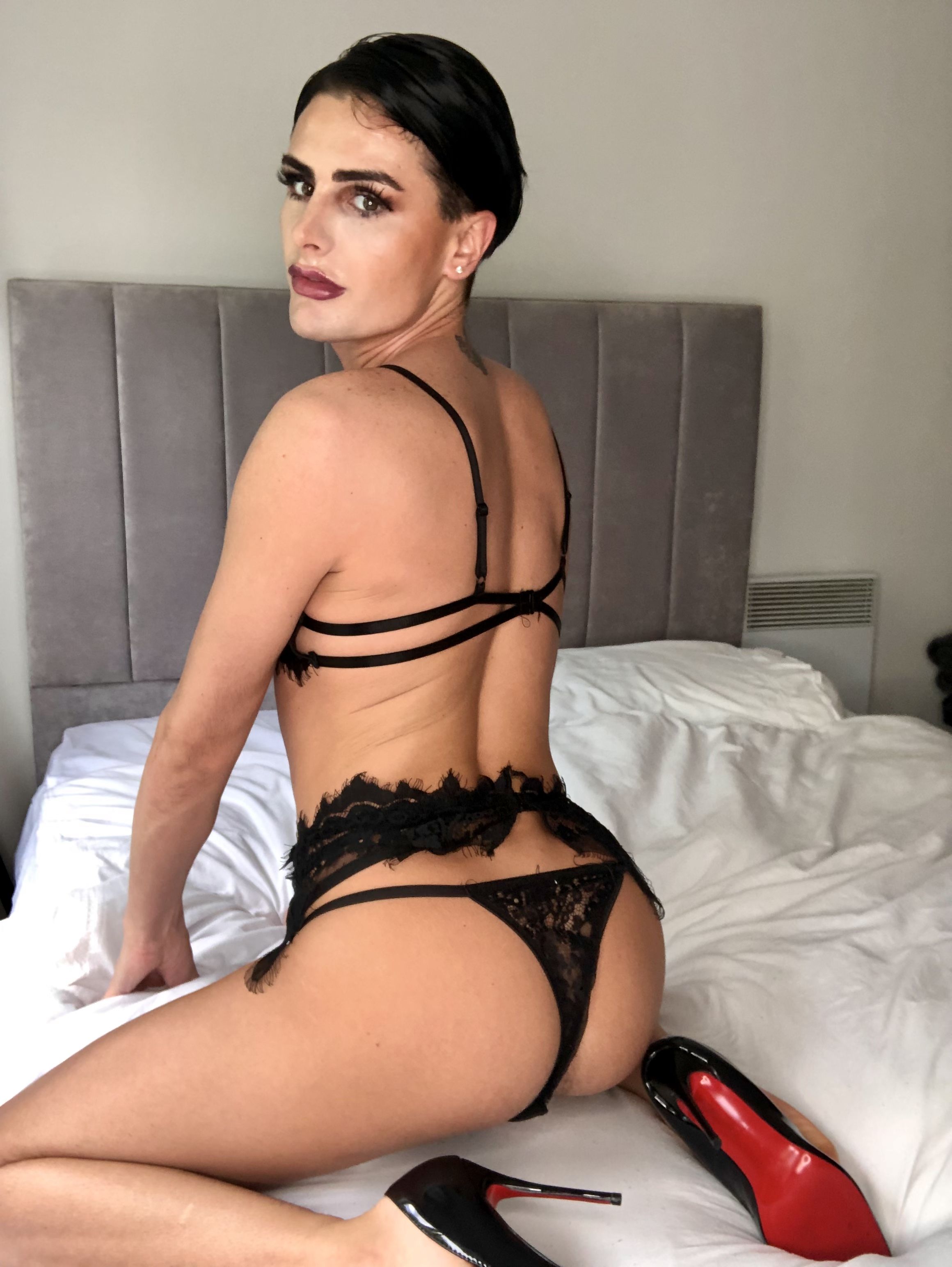 https://cdn.adultwork.com/gallery/G12/8687266.jpg