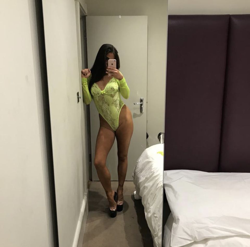 https://cdn.adultwork.com/gallery/G12/8687574.jpg