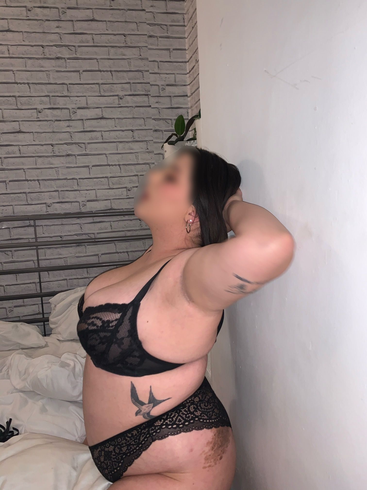 https://cdn.adultwork.com/gallery/G12/8687647.jpg