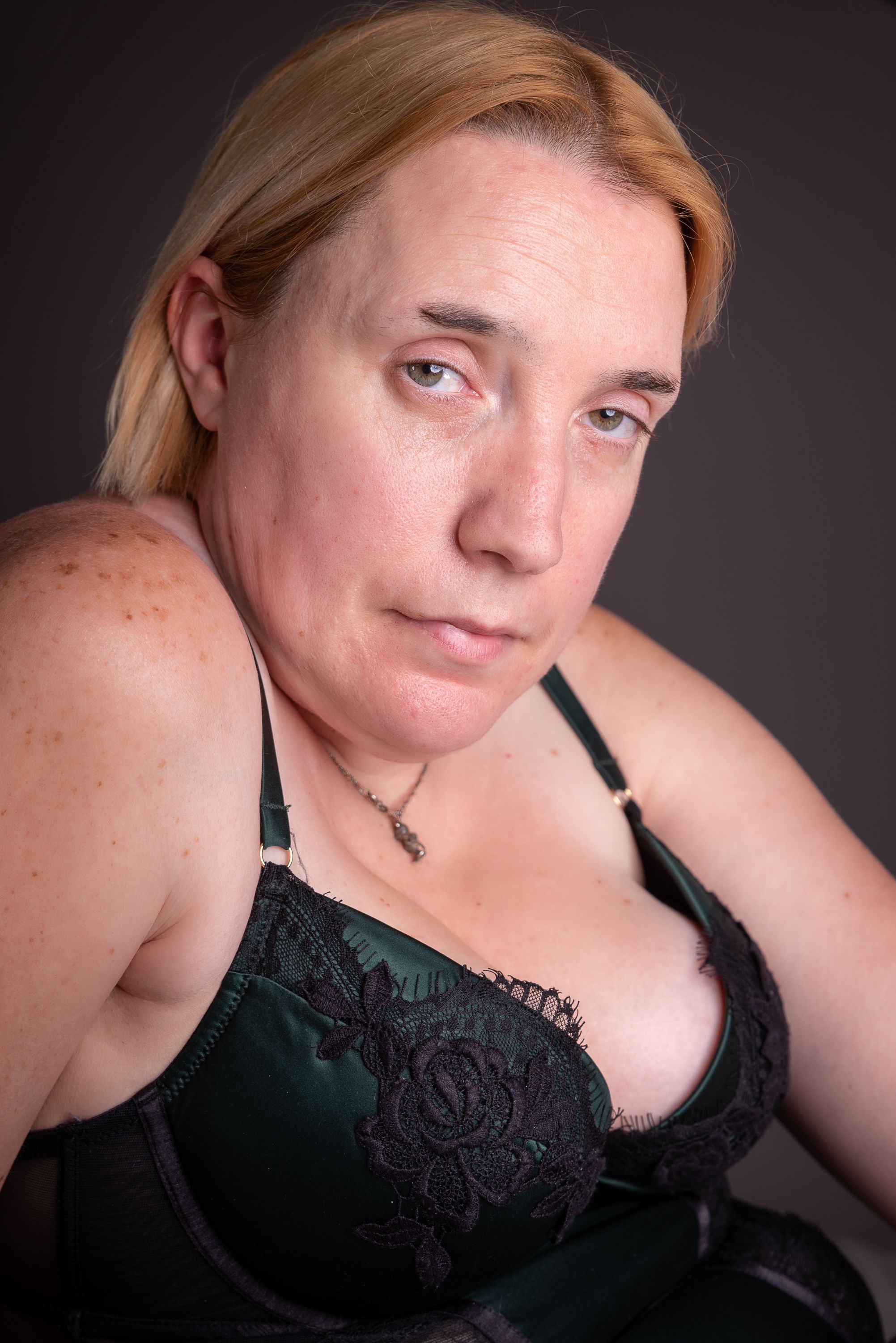 https://cdn.adultwork.com/gallery/G12/8690170.jpg