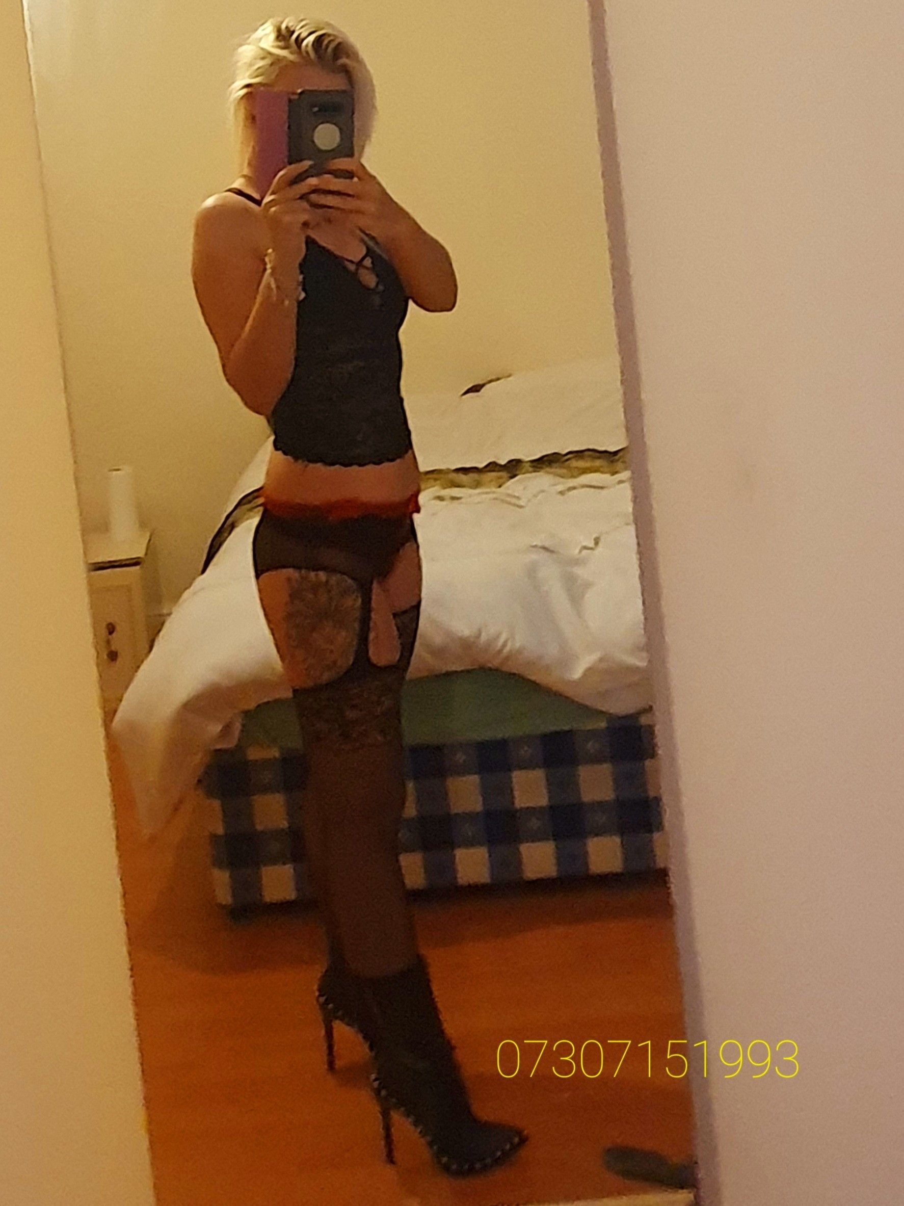 https://cdn.adultwork.com/gallery/G12/8690630.jpg