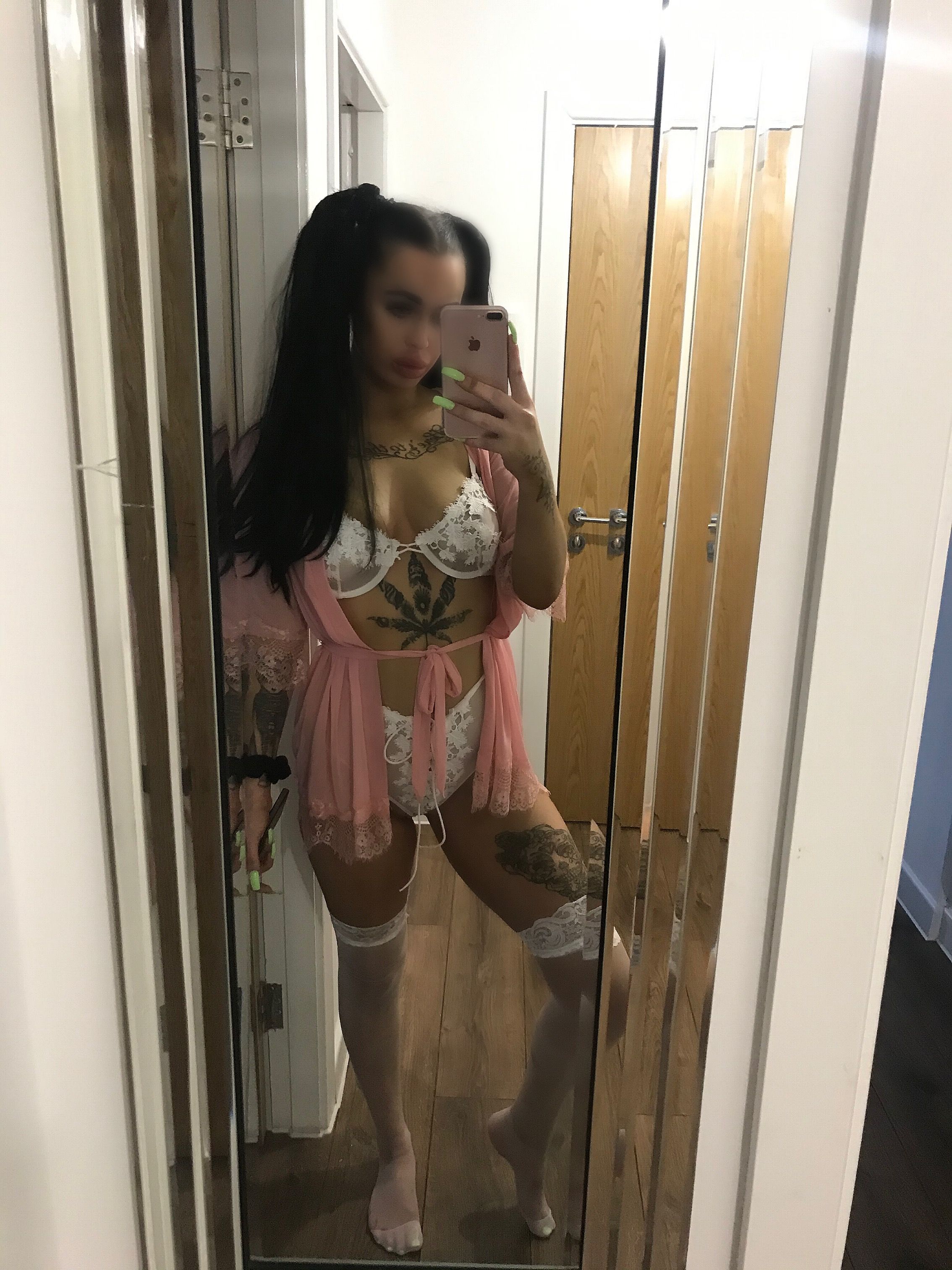 https://cdn.adultwork.com/gallery/G12/8692234.jpg