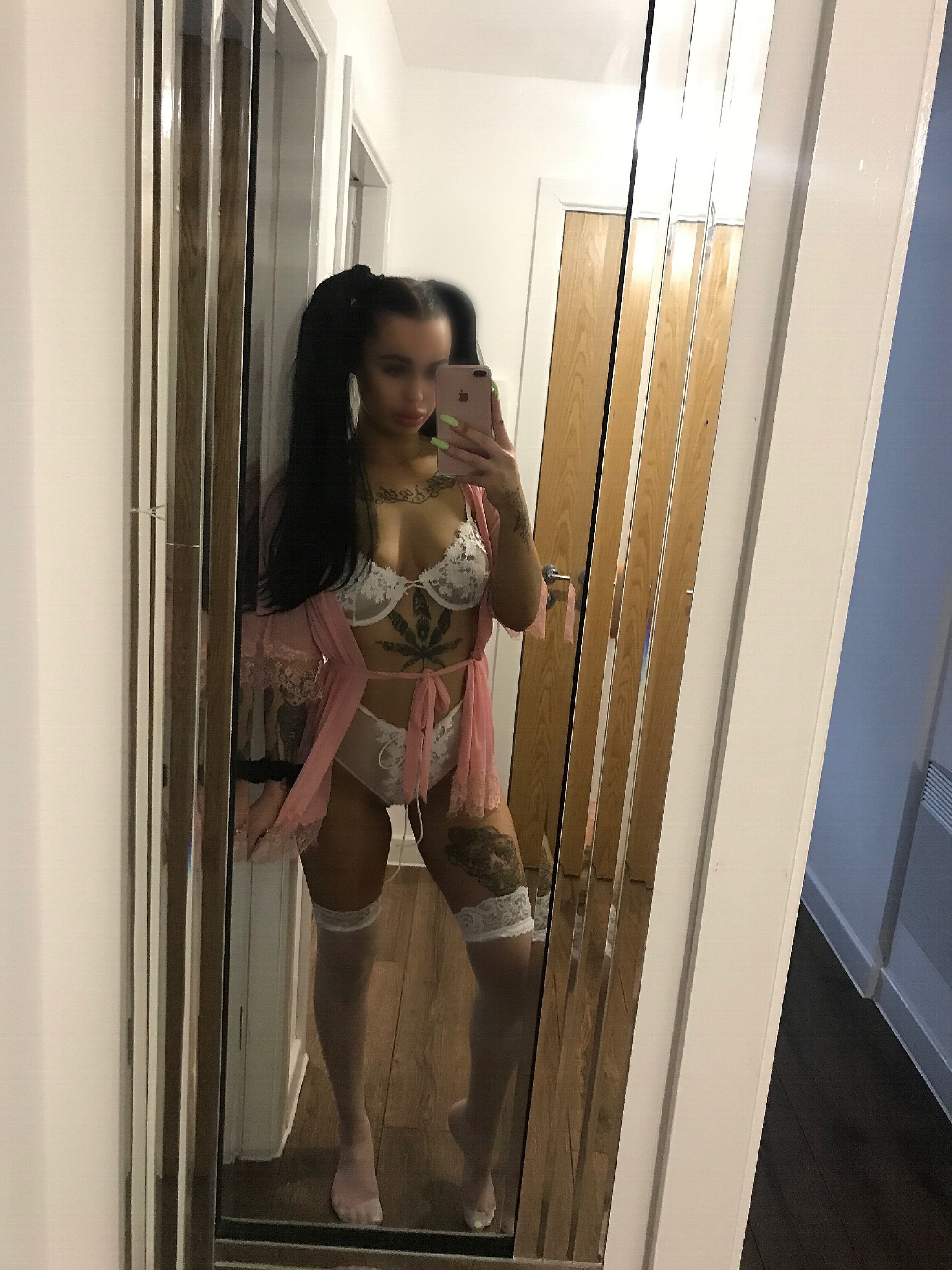 https://cdn.adultwork.com/gallery/G12/8692236.jpg