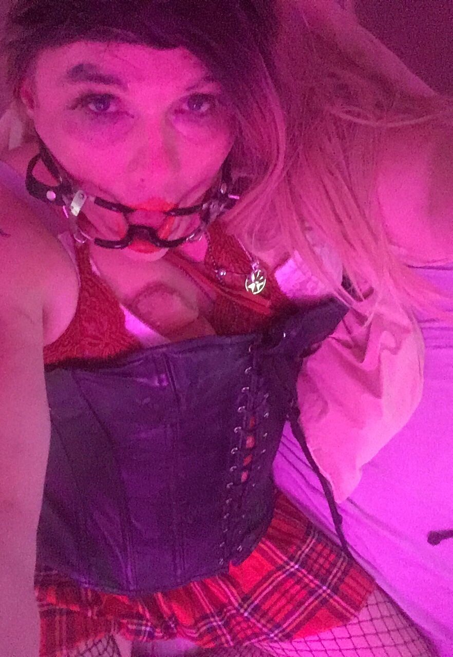 https://cdn.adultwork.com/gallery/G12/8696328.jpg