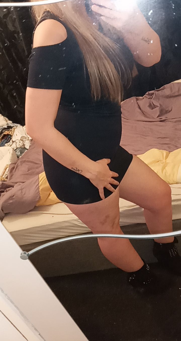 https://cdn.adultwork.com/gallery/G12/8696551.jpg