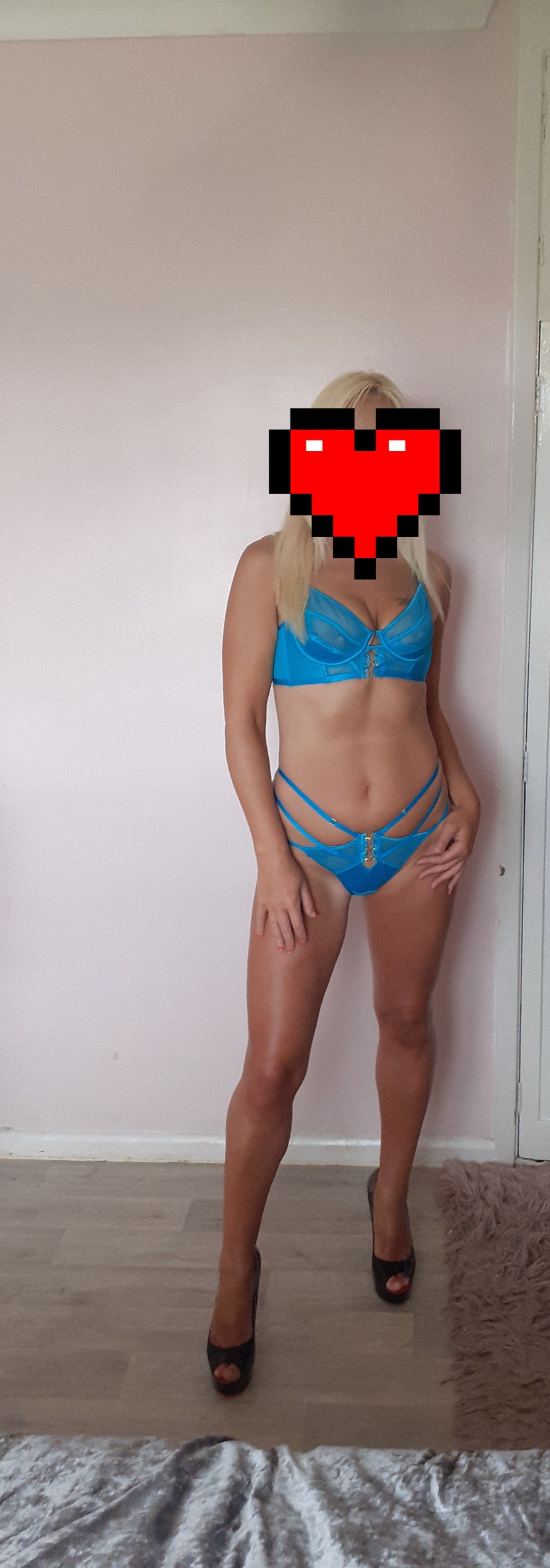 https://cdn.adultwork.com/gallery/G12/8697023.jpg