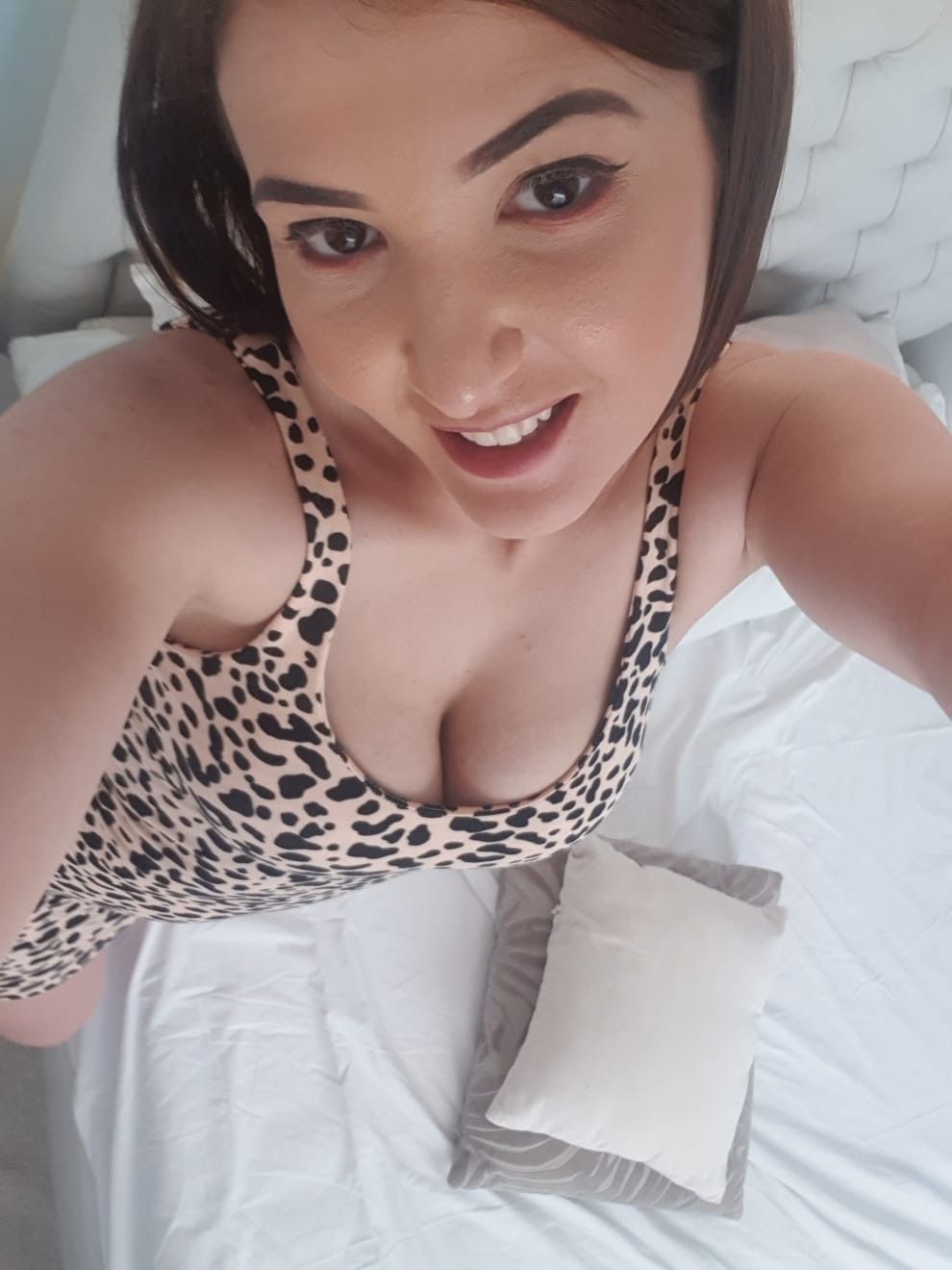 https://cdn.adultwork.com/gallery/G12/8697114.jpg