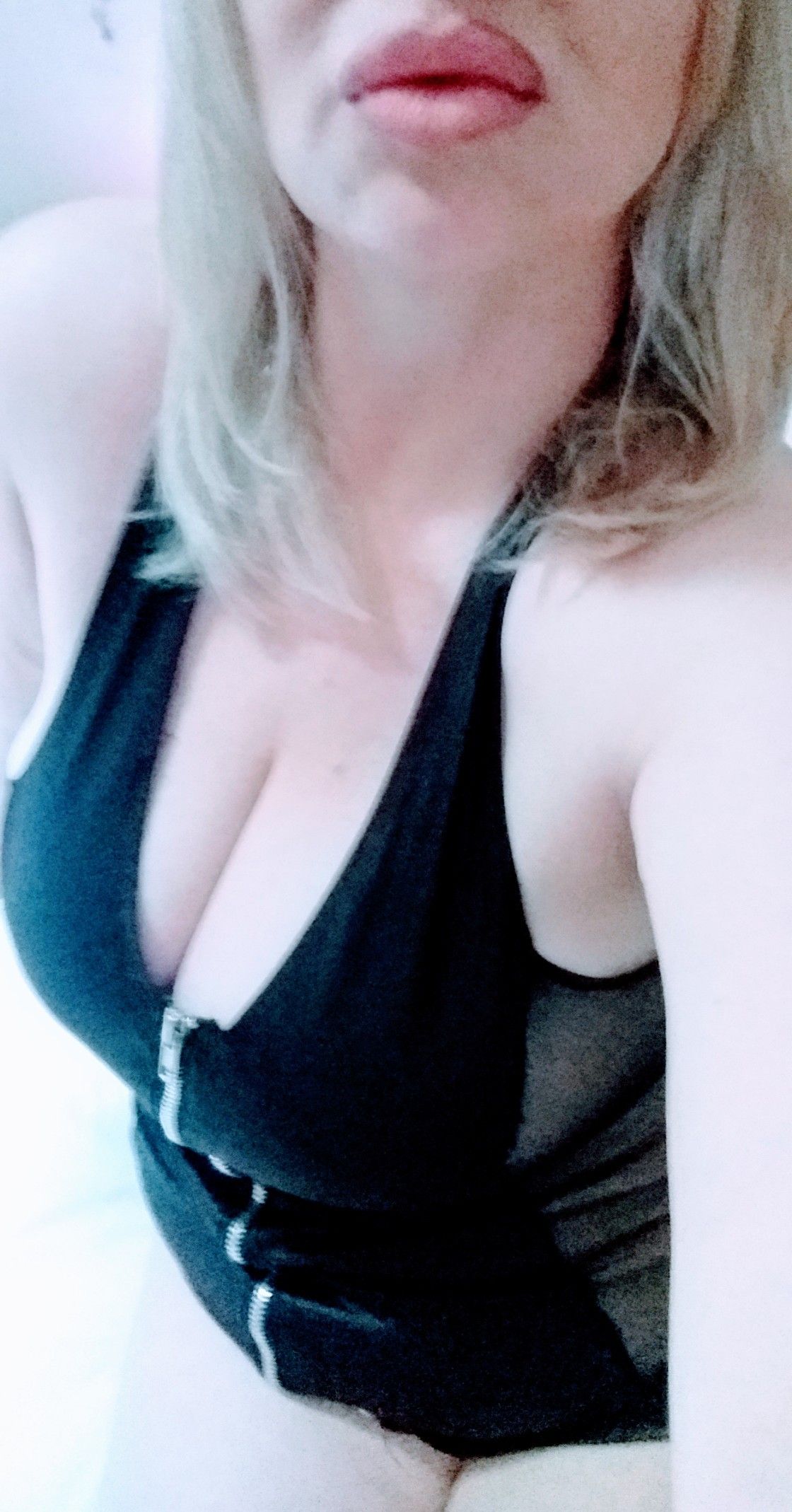 https://cdn.adultwork.com/gallery/G12/8697253.jpg