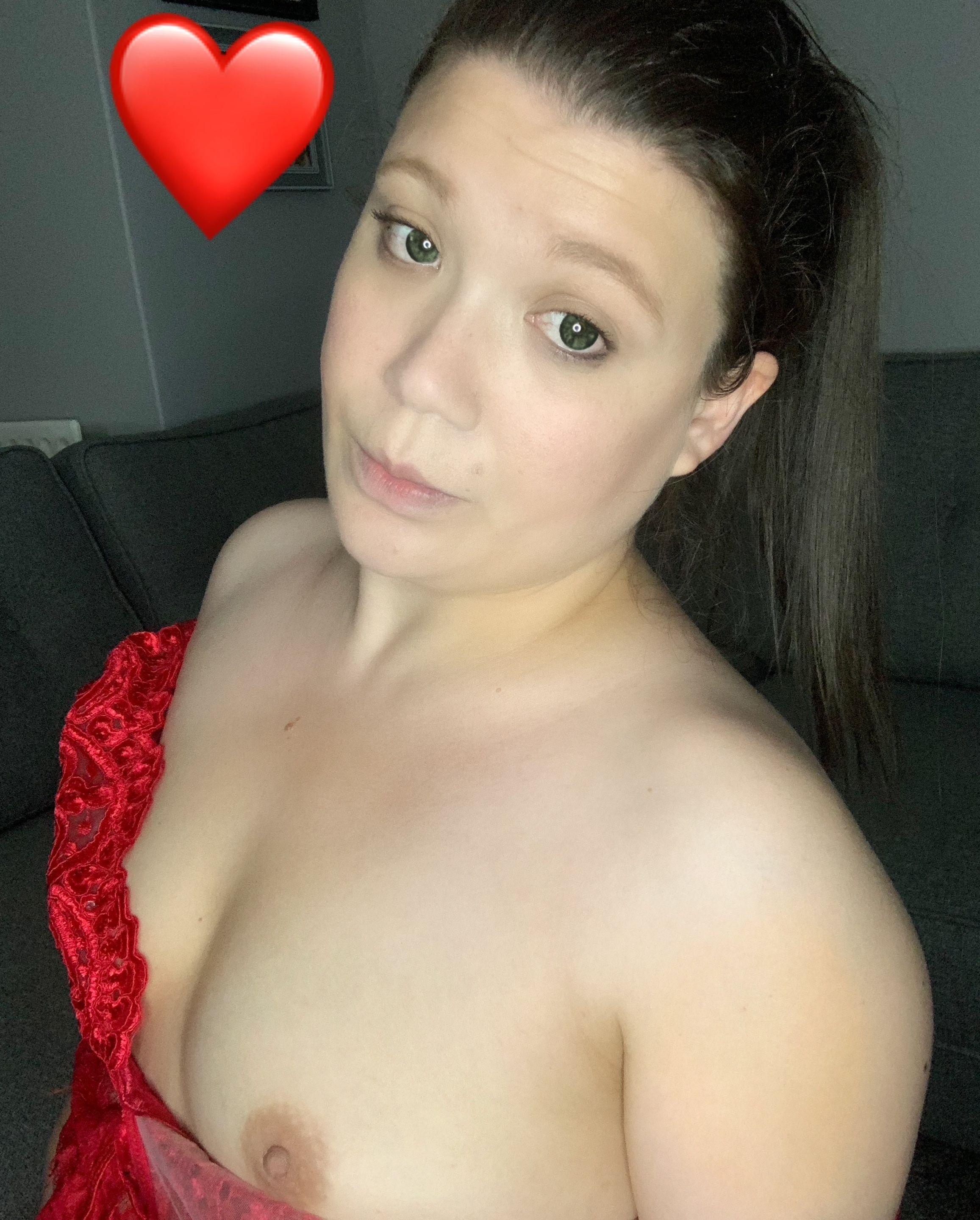 https://cdn.adultwork.com/gallery/G12/8704584.jpg