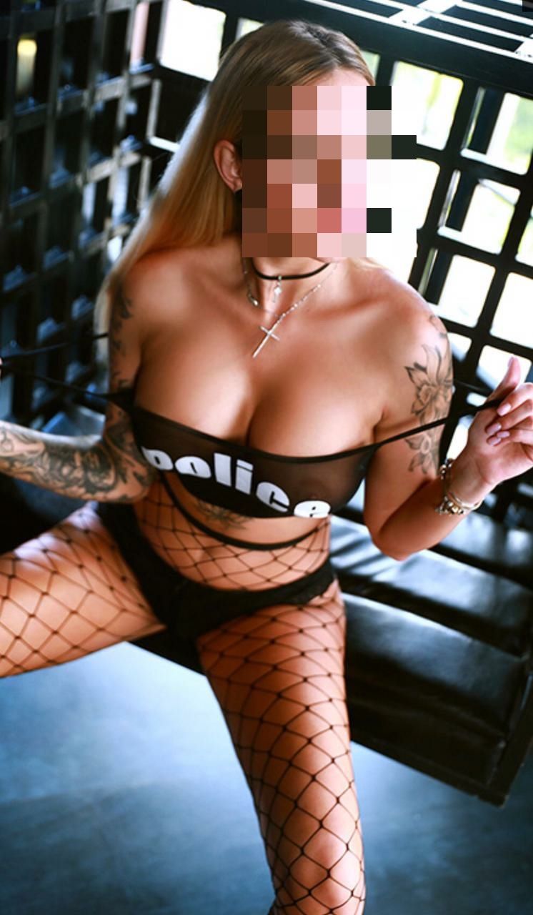 https://cdn.adultwork.com/gallery/G12/8708114.jpg