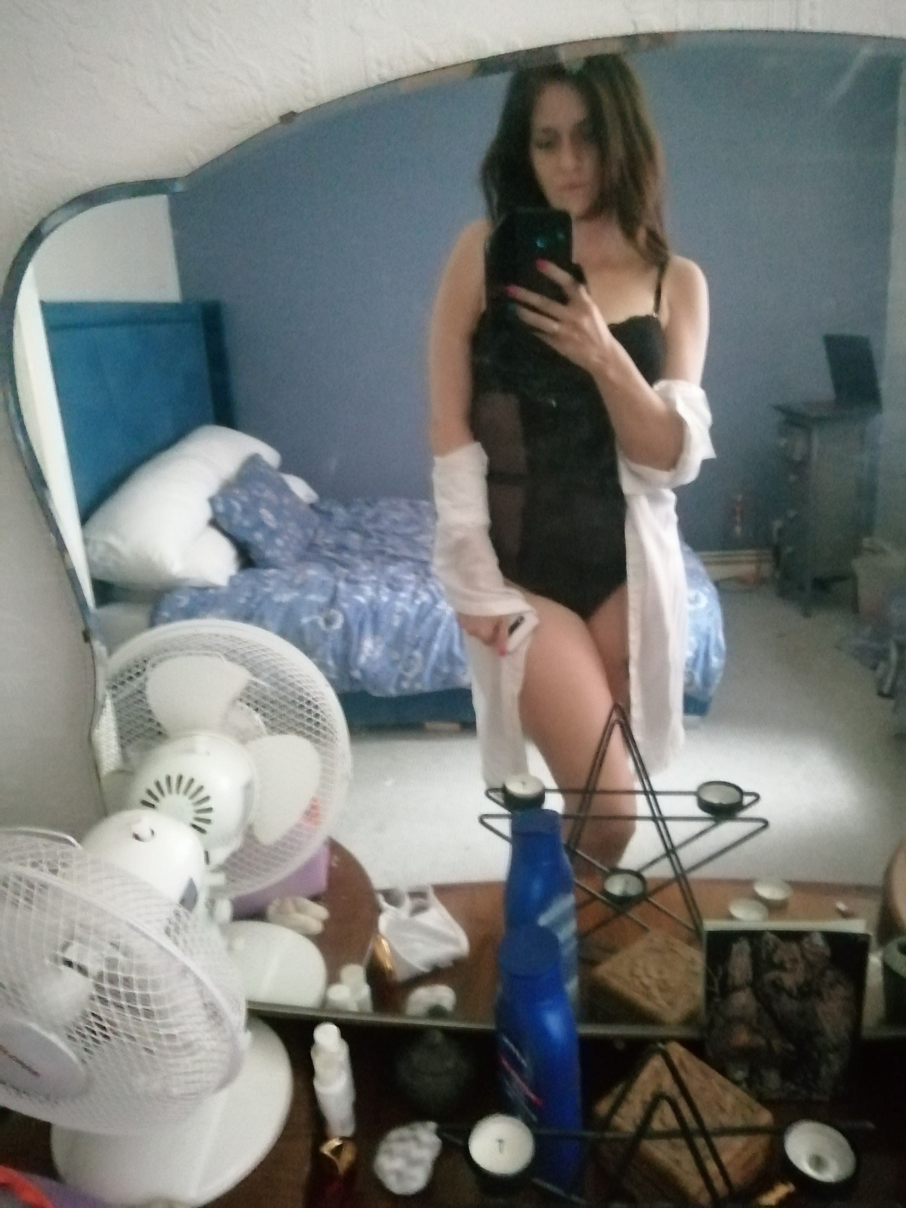 https://cdn.adultwork.com/gallery/G12/8708977.jpg