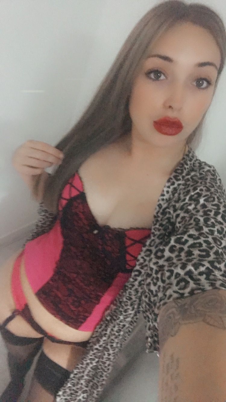 https://cdn.adultwork.com/gallery/G12/8710417.jpg