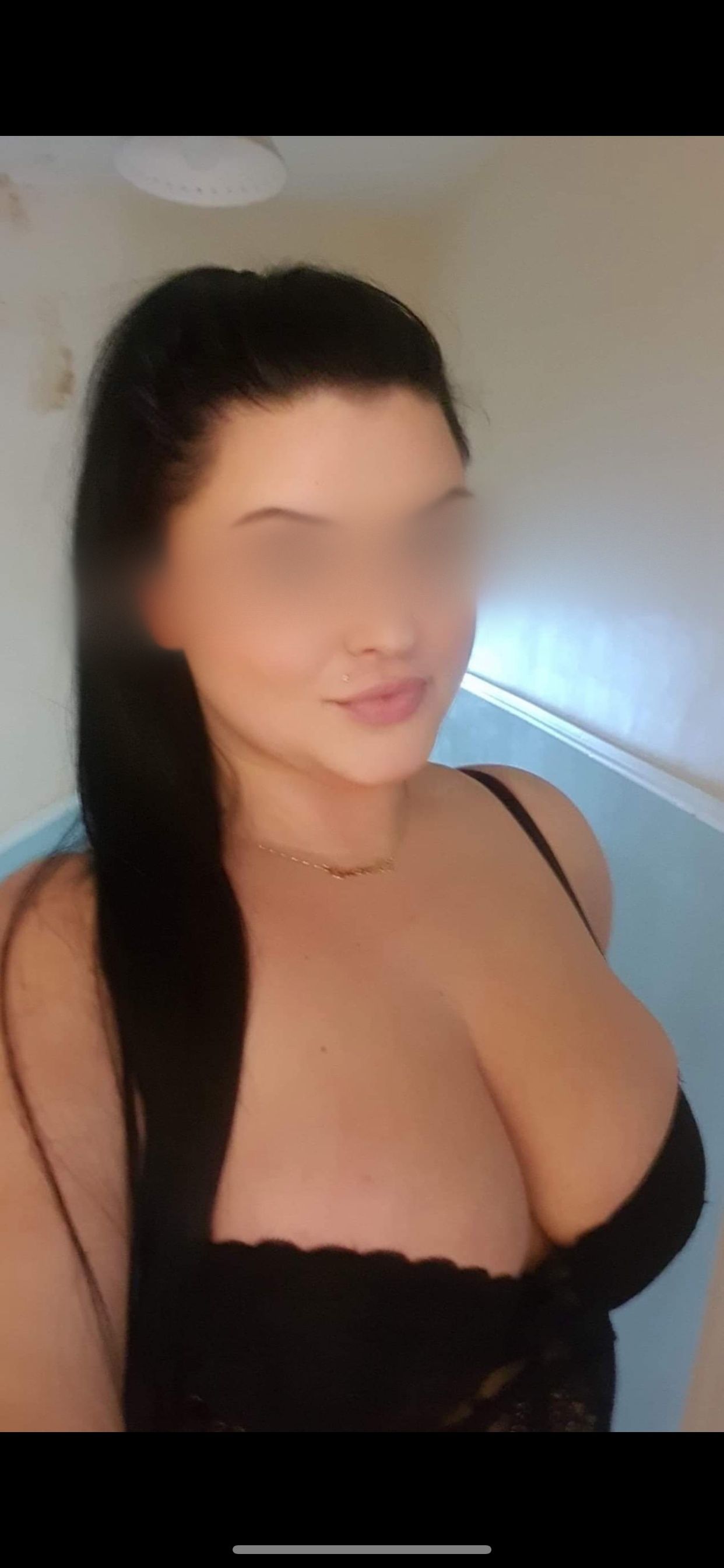 https://cdn.adultwork.com/gallery/G12/8710774.jpg