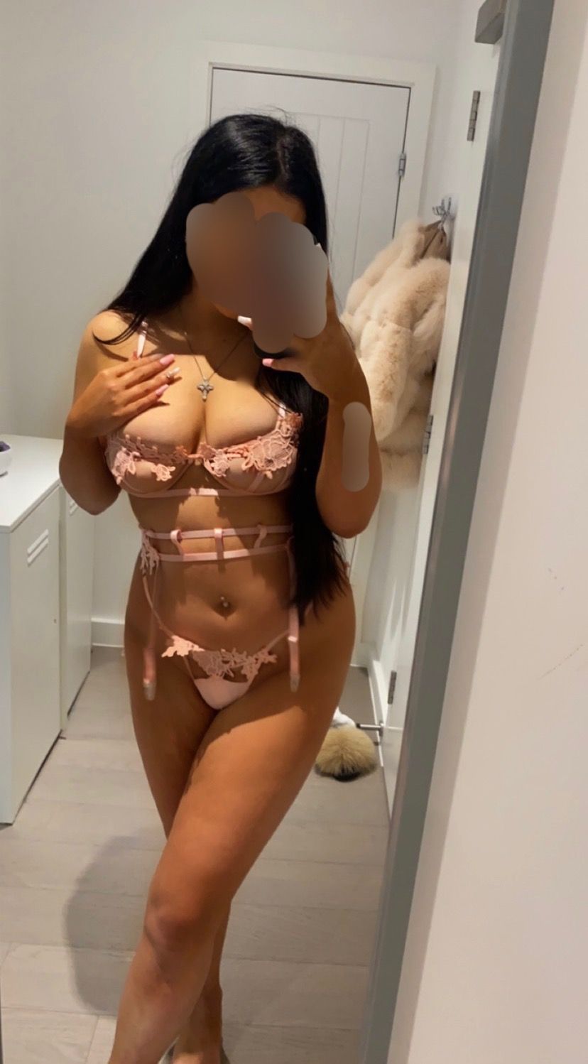 https://cdn.adultwork.com/gallery/G12/8712714.jpg