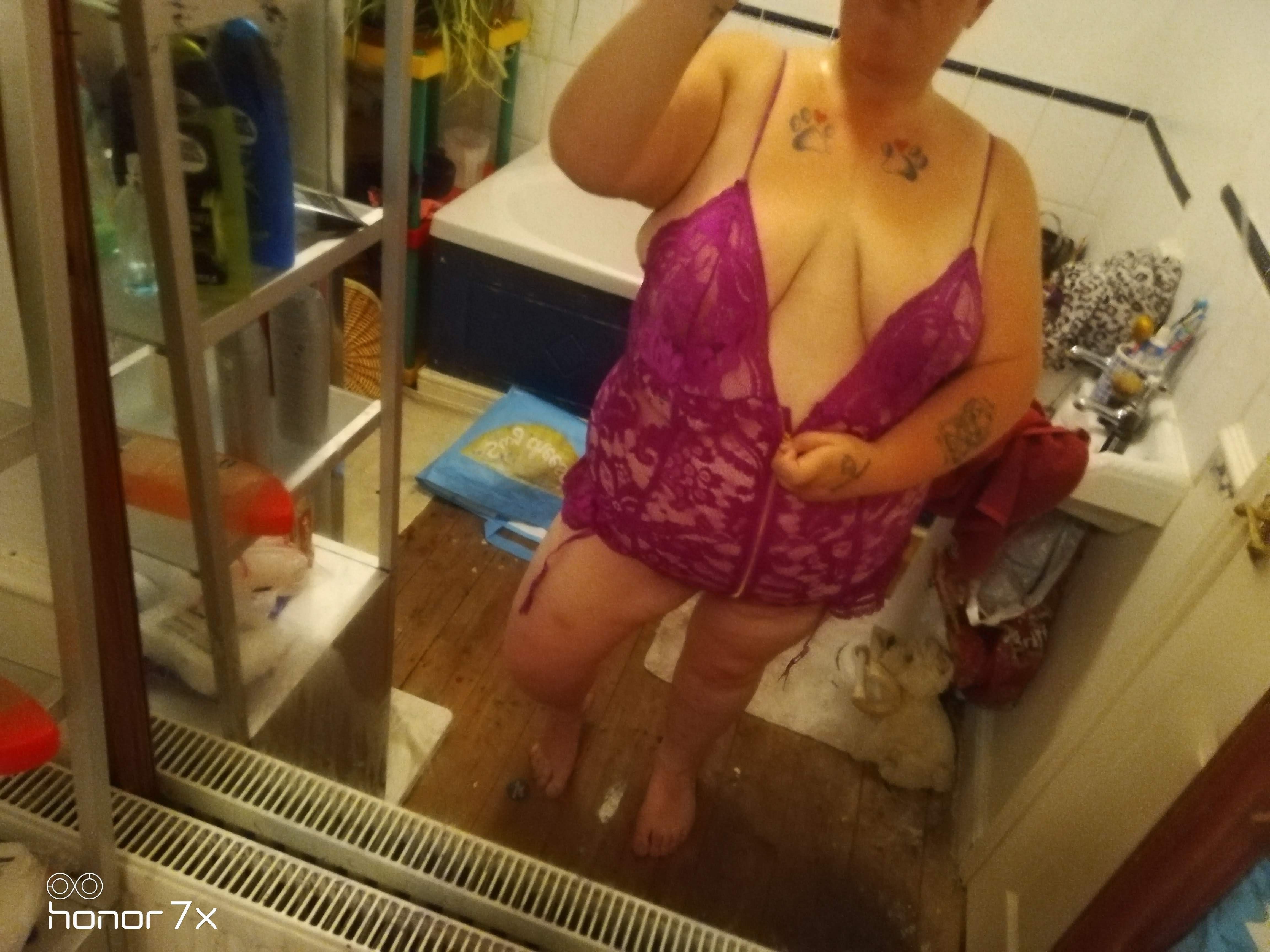 https://cdn.adultwork.com/gallery/G12/8715341.jpg