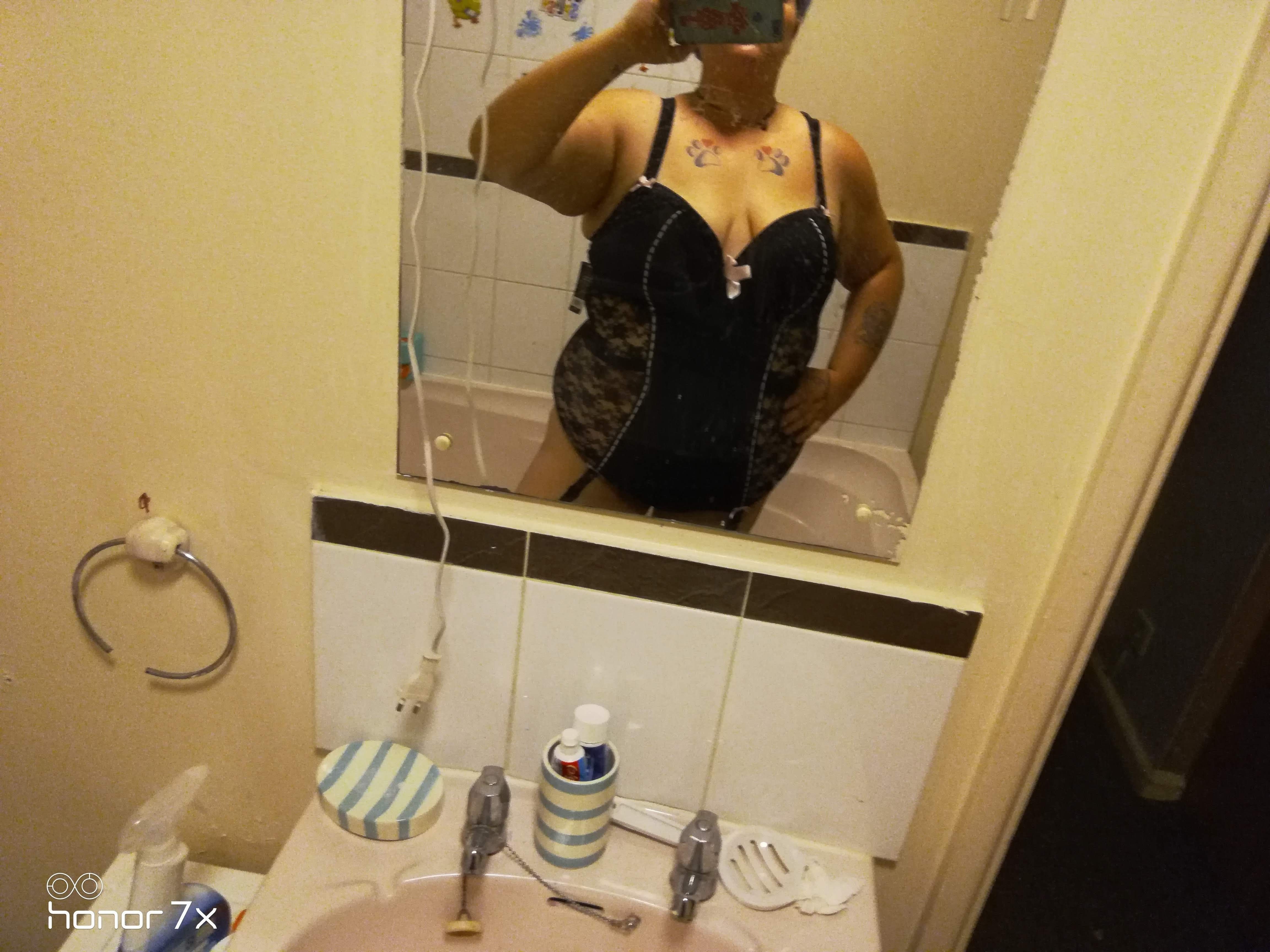 https://cdn.adultwork.com/gallery/G12/8715348.jpg