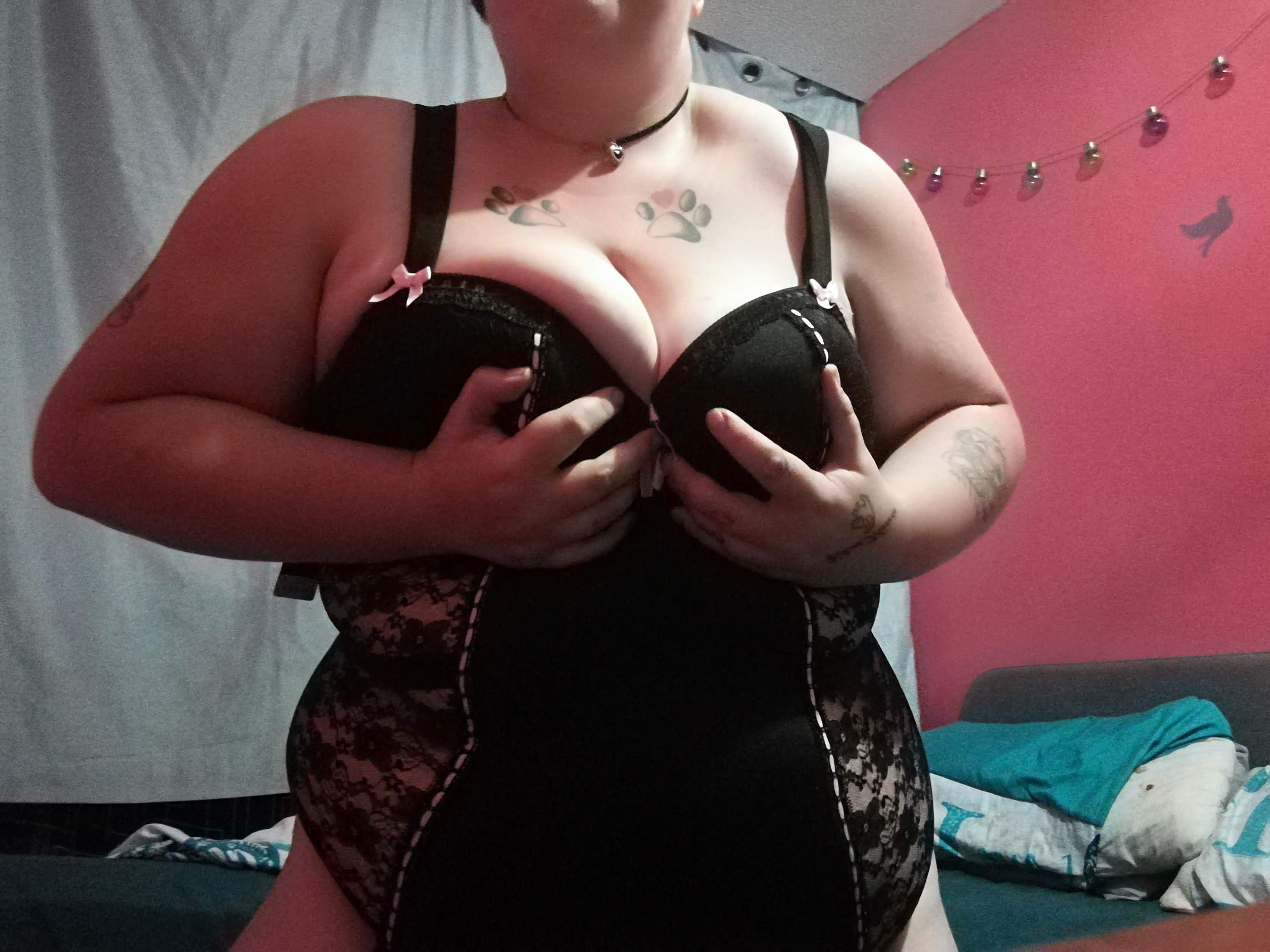 https://cdn.adultwork.com/gallery/G12/8715352.jpg