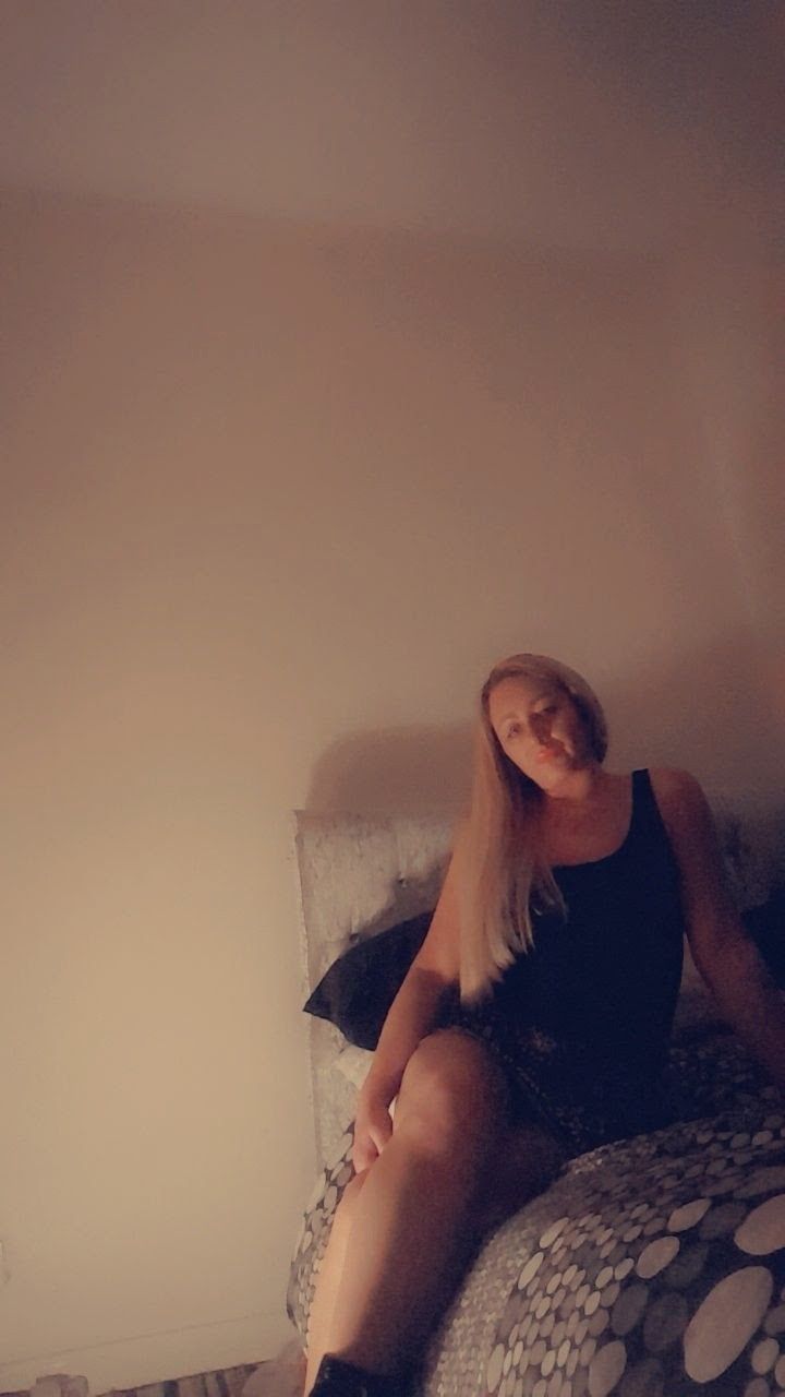 https://cdn.adultwork.com/gallery/G12/8715524.jpg