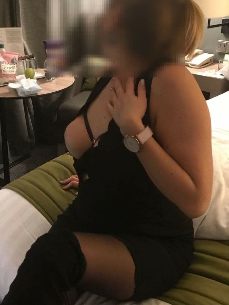 https://cdn.adultwork.com/gallery/G12/8722508.jpg