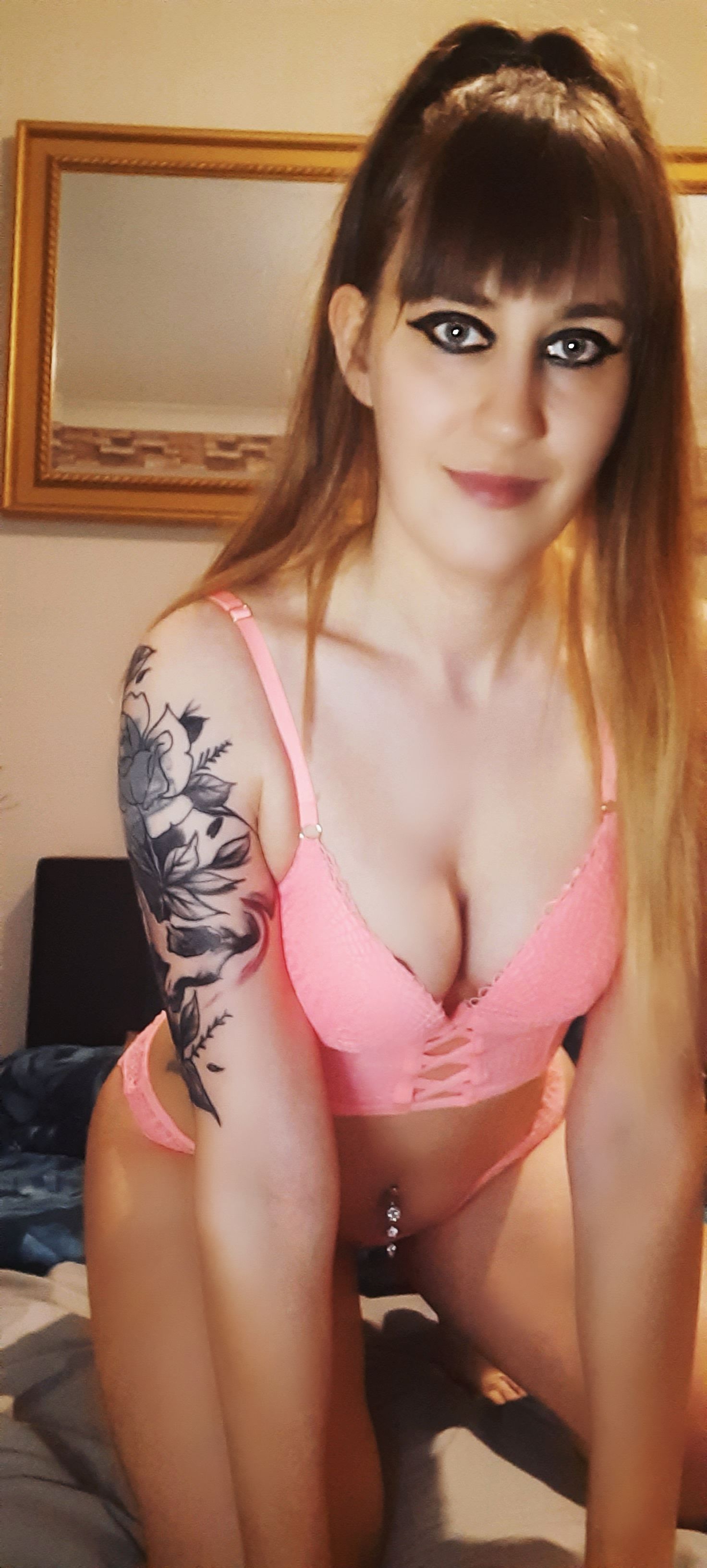 https://cdn.adultwork.com/gallery/G12/8722643.jpg