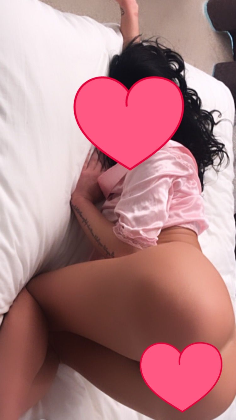 https://cdn.adultwork.com/gallery/G12/8726254.jpg