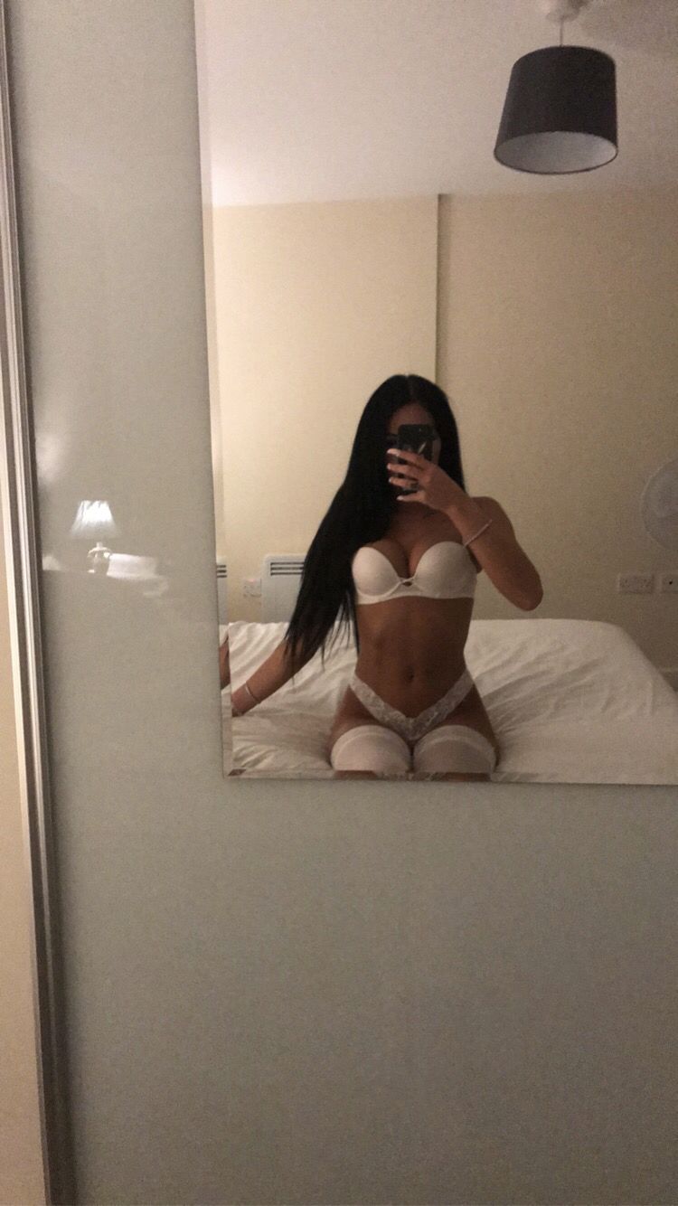 https://cdn.adultwork.com/gallery/G12/8726275.jpg