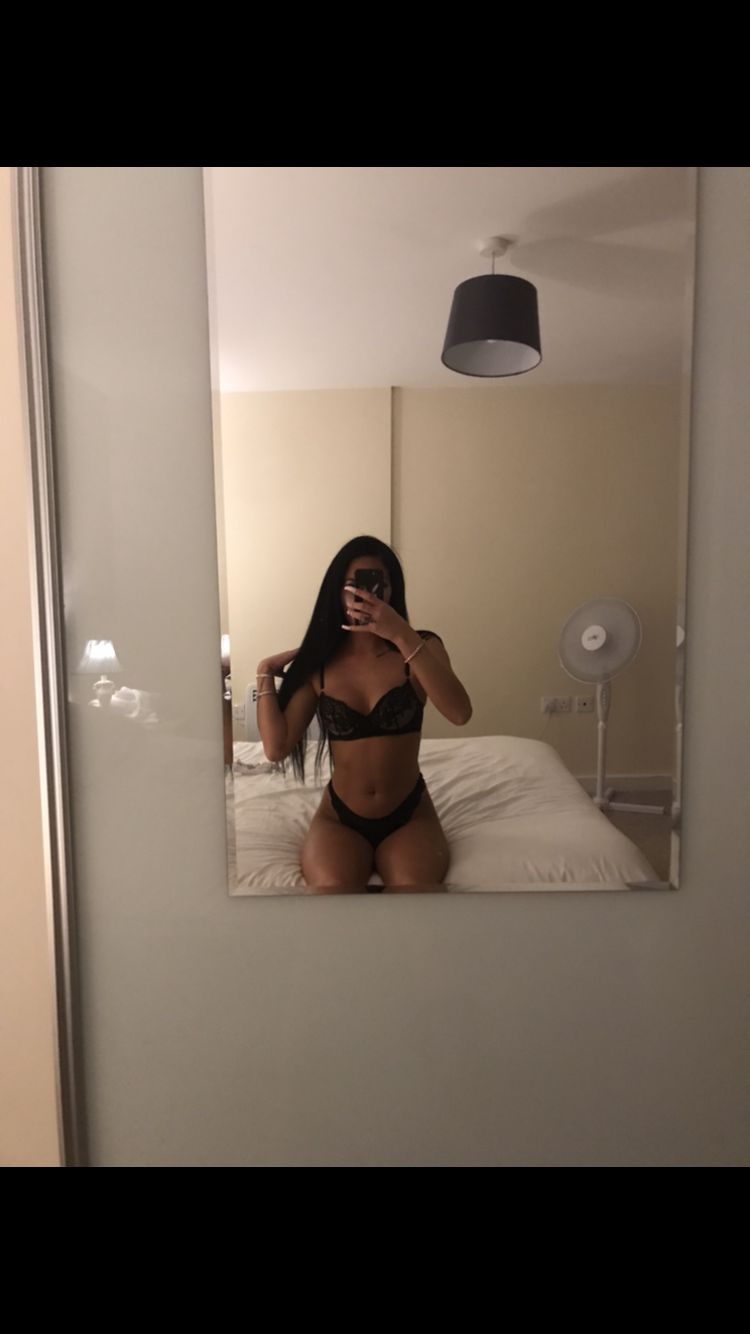 https://cdn.adultwork.com/gallery/G12/8726276.jpg