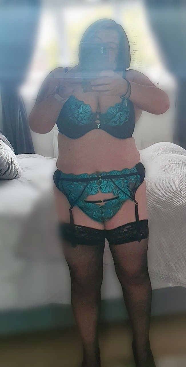 https://cdn.adultwork.com/gallery/G12/8731177.jpg