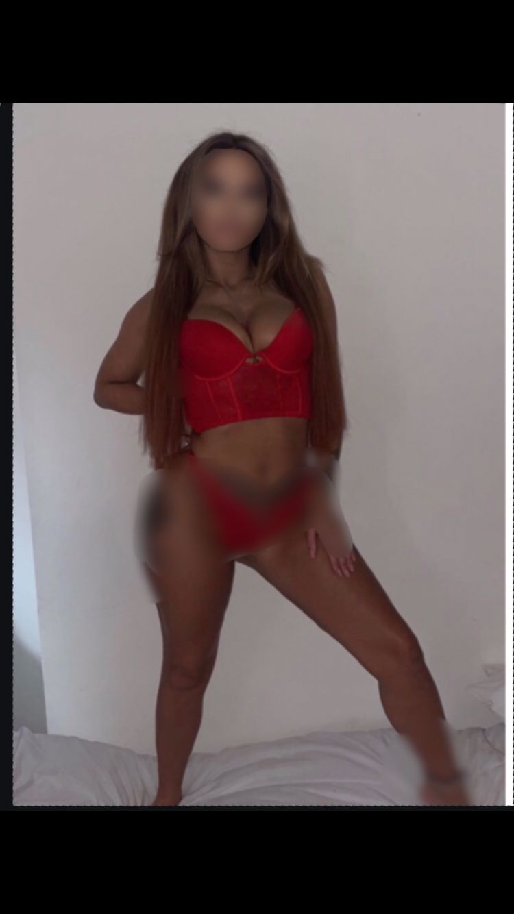 https://cdn.adultwork.com/gallery/G12/8731602.jpg