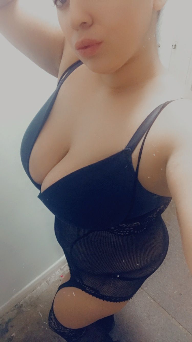 https://cdn.adultwork.com/gallery/G12/8736284.jpg