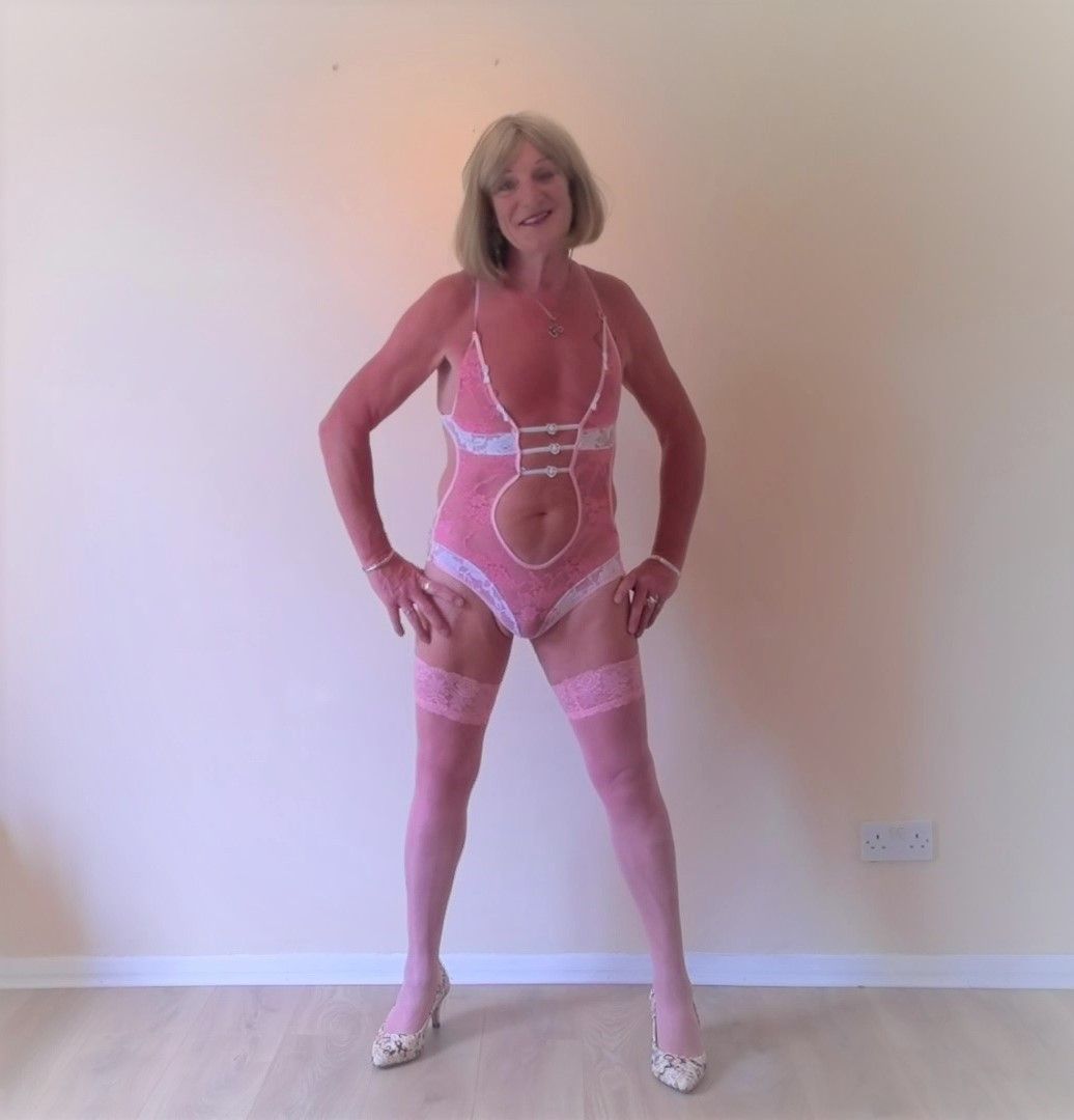 https://cdn.adultwork.com/gallery/G12/8736391.jpg