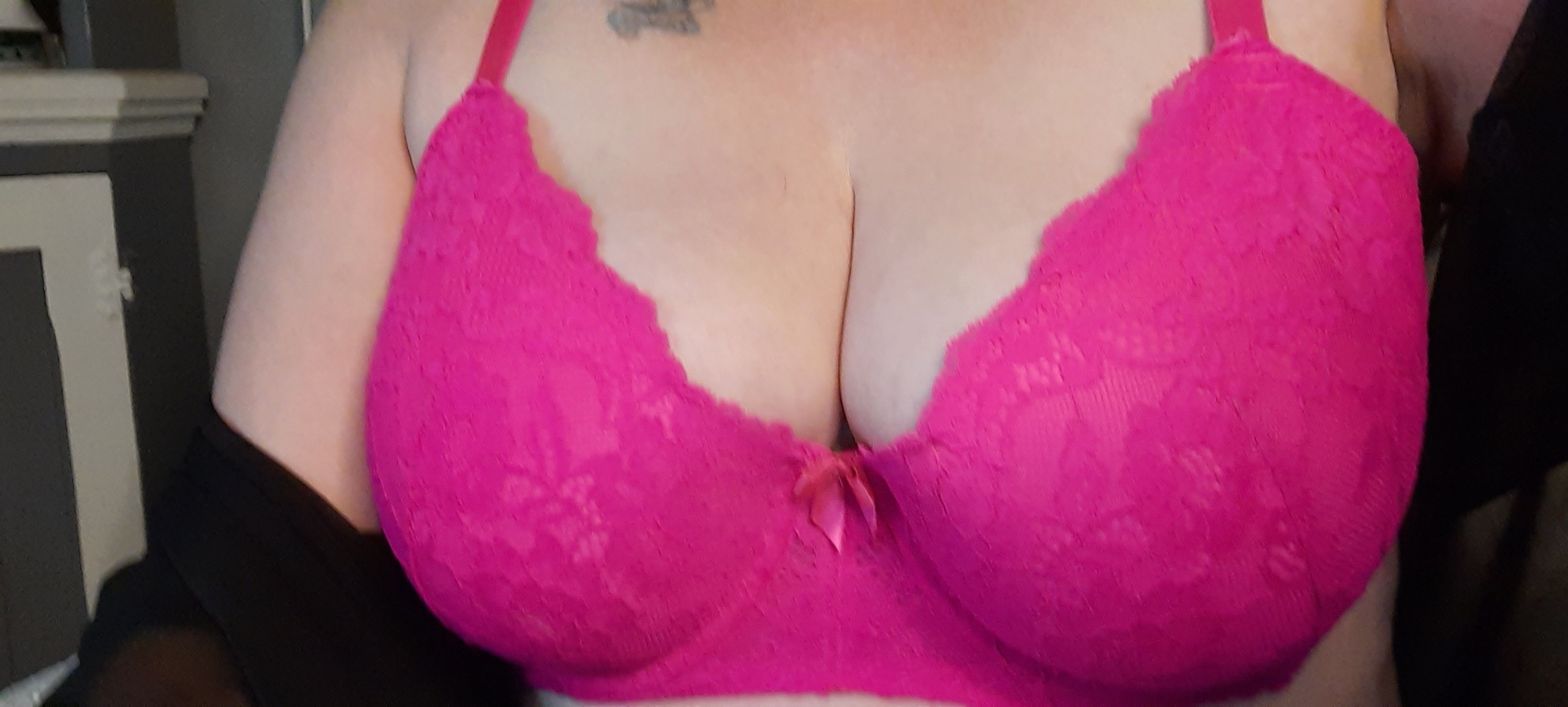 https://cdn.adultwork.com/gallery/G12/8737679.jpg