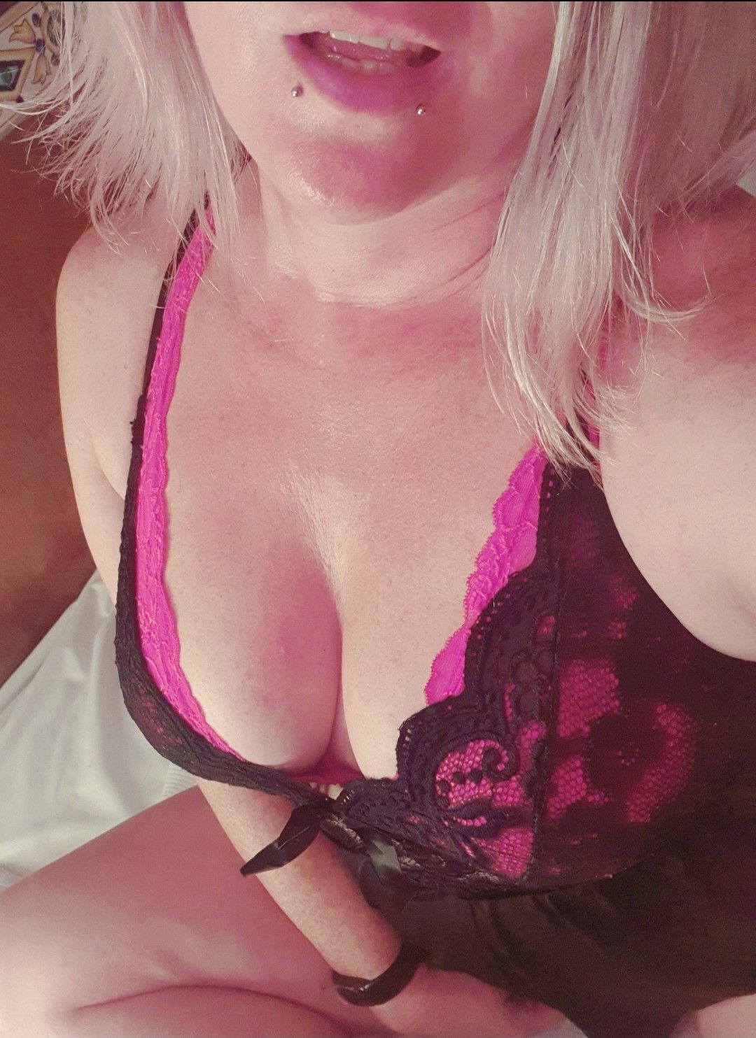 https://cdn.adultwork.com/gallery/G12/8738285.jpg