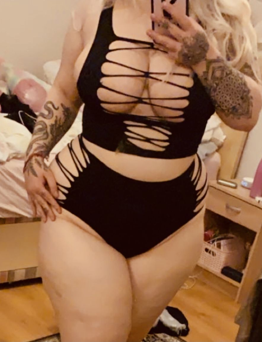 https://cdn.adultwork.com/gallery/G12/8740102.jpg